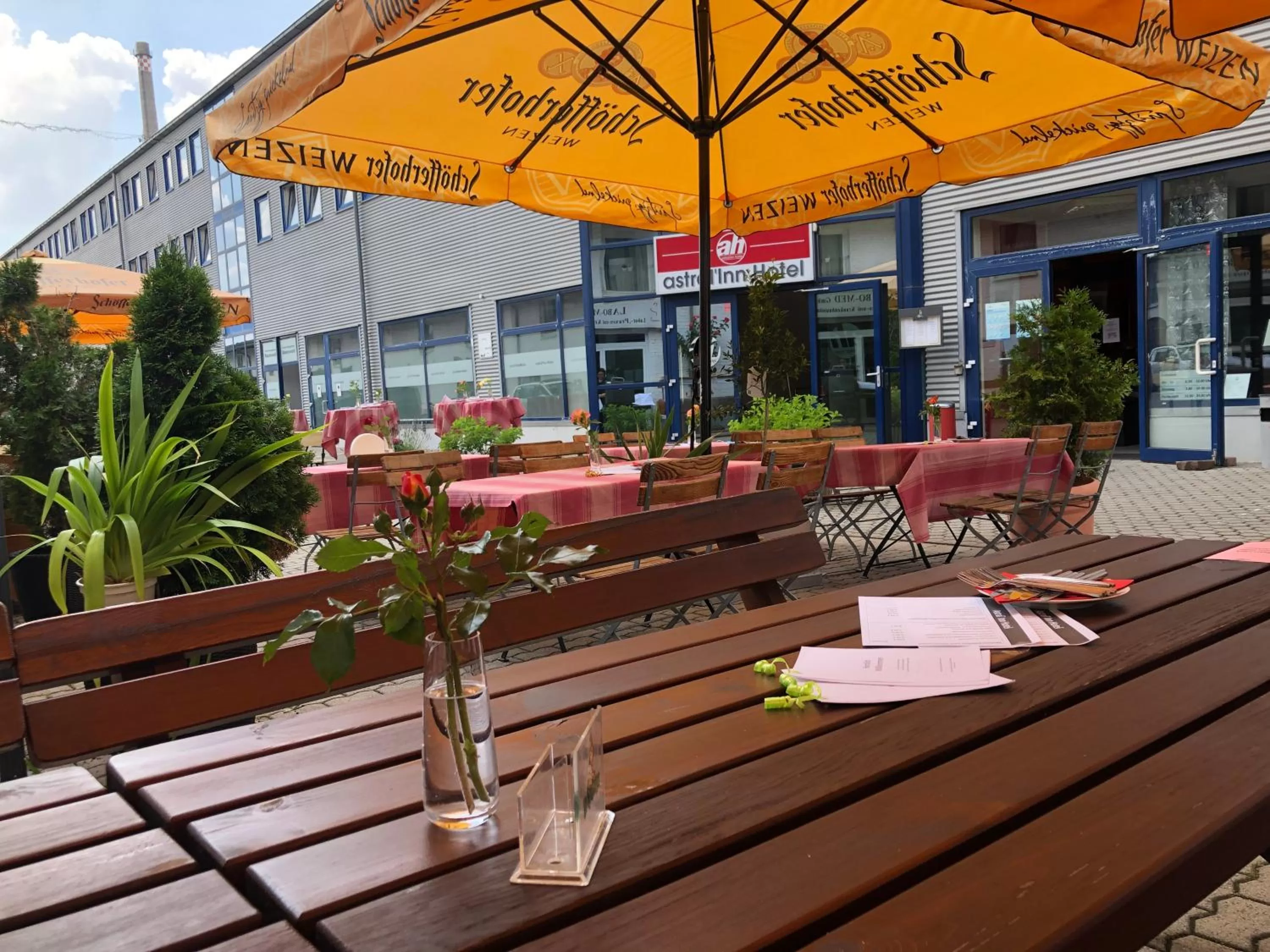 Property building in astral'Inn Leipzig Hotel & Restaurant