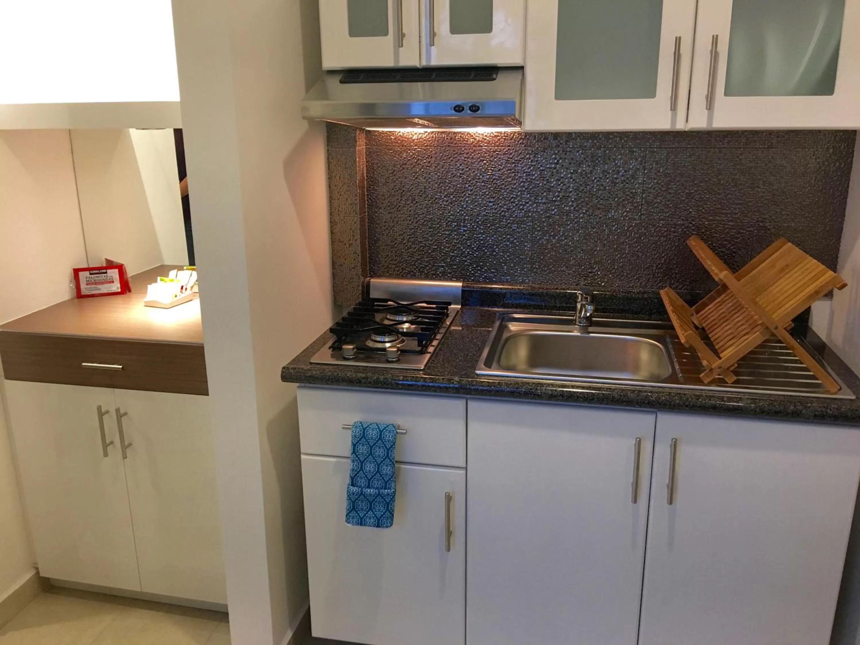 Coffee/tea facilities in Herbal Inn Suites