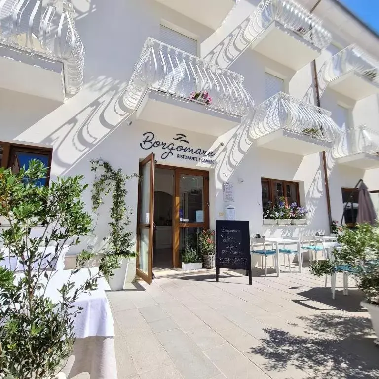 Property building in Borgomare Camere e Colazioni Property building in Borgomare Camere e Colazioni