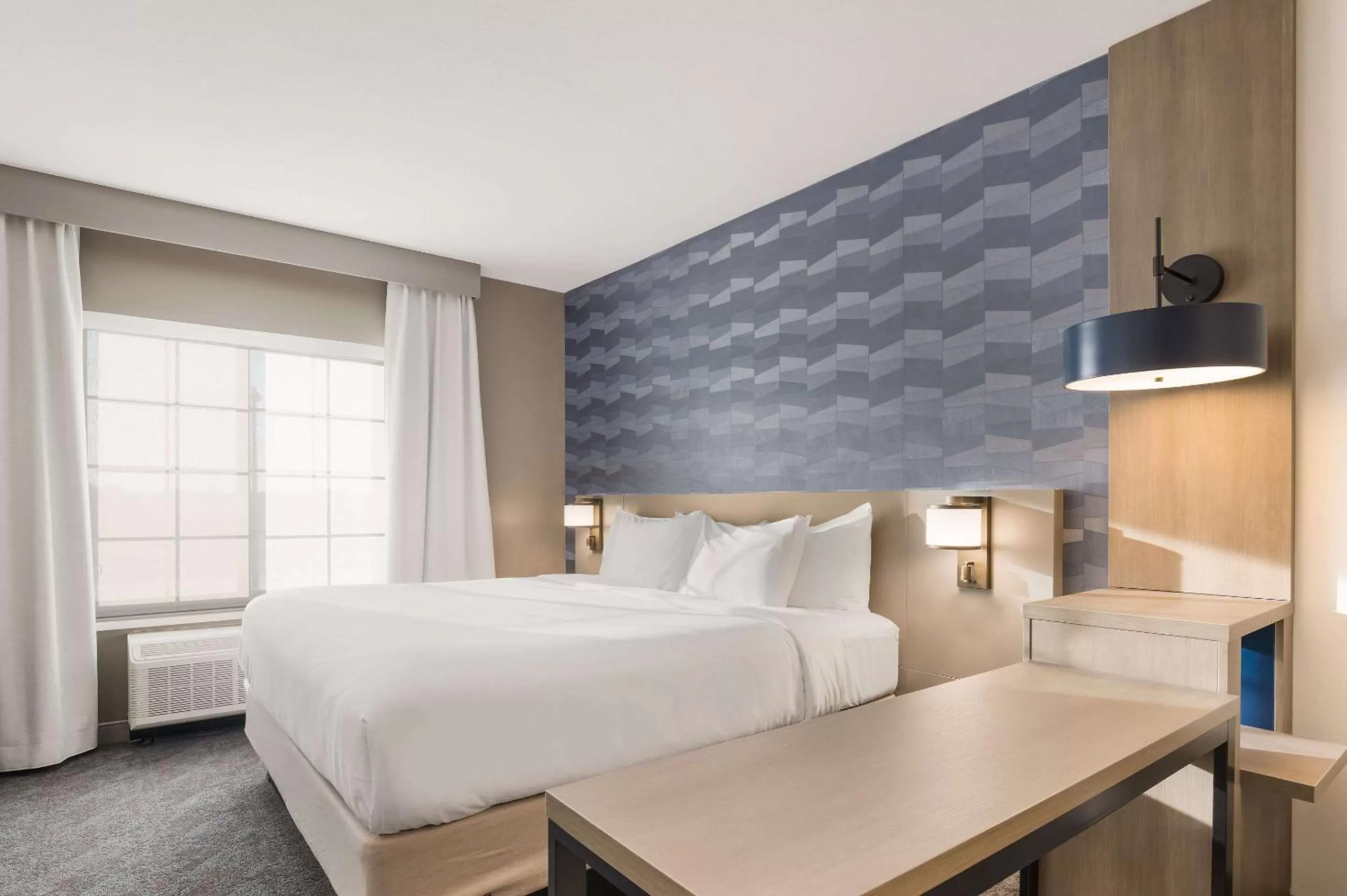 Bedroom, Bed in Comfort Inn & Suites Gaylord