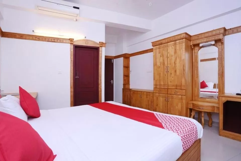 Photo of the whole room, Bed in Swapnatheeram Beach Resort