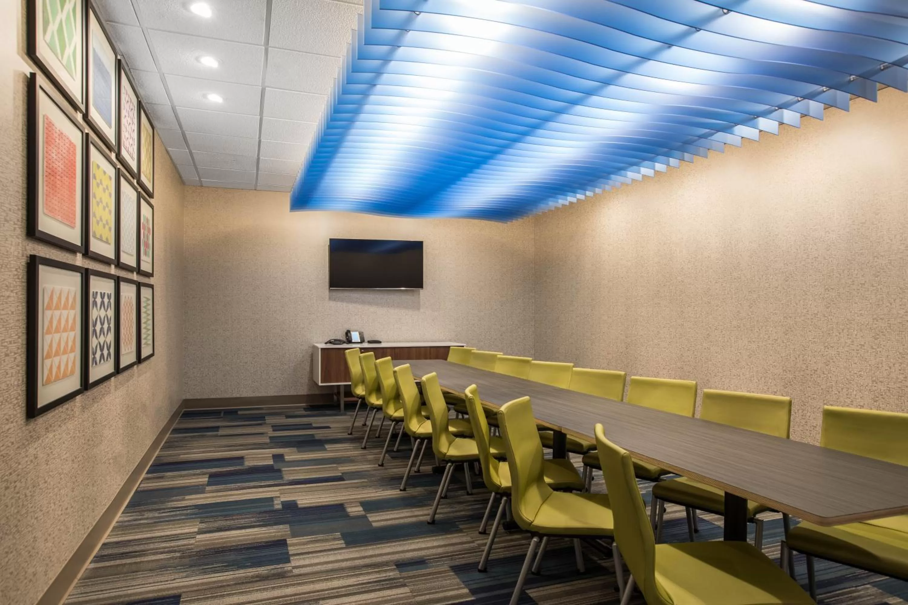 Meeting/conference room in Holiday Inn Express & Suites Ludington by IHG