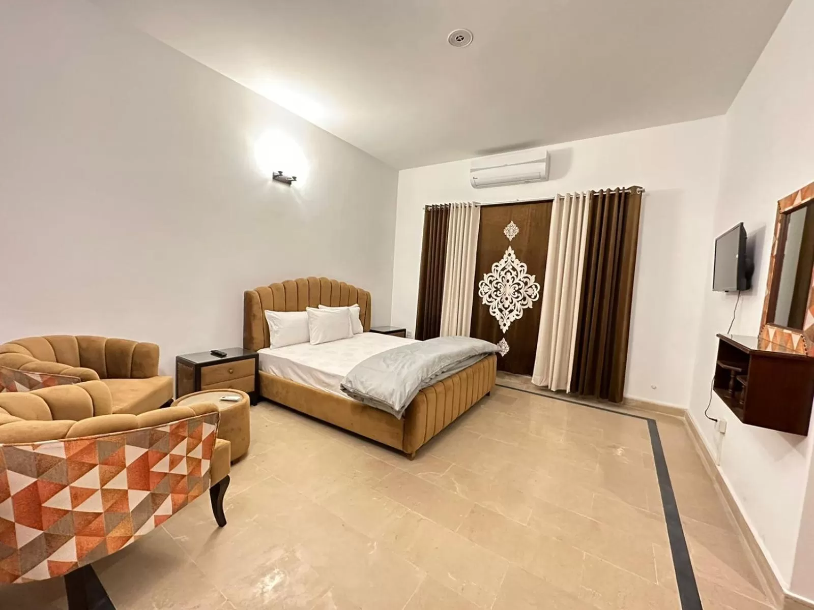 Deluxe Double Room in Islamabad Travelodge Guest House