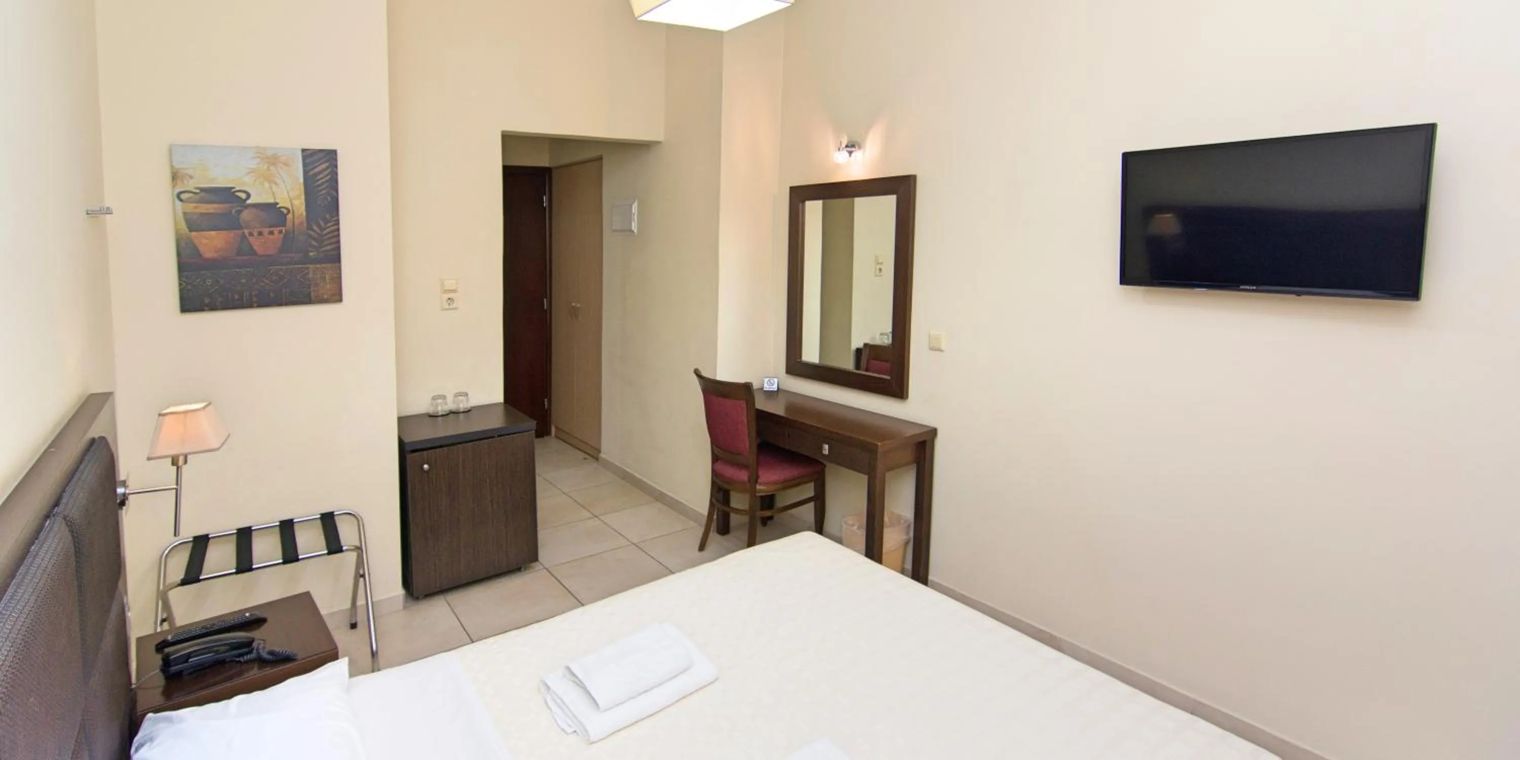 Bedroom, Bed in San Nectarios