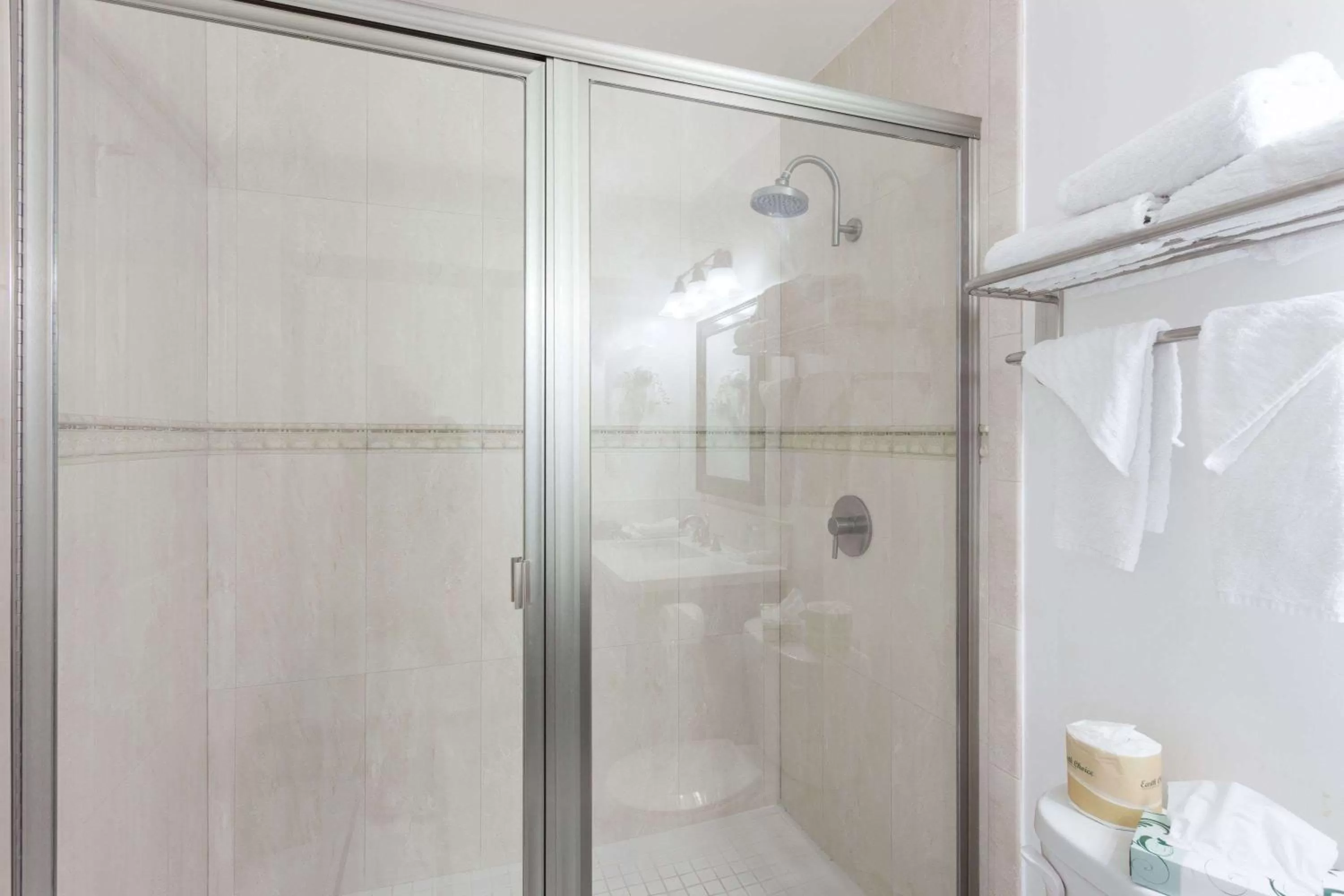 Photo of the whole room in Knights Inn Los Angeles Central / Convention Center Area