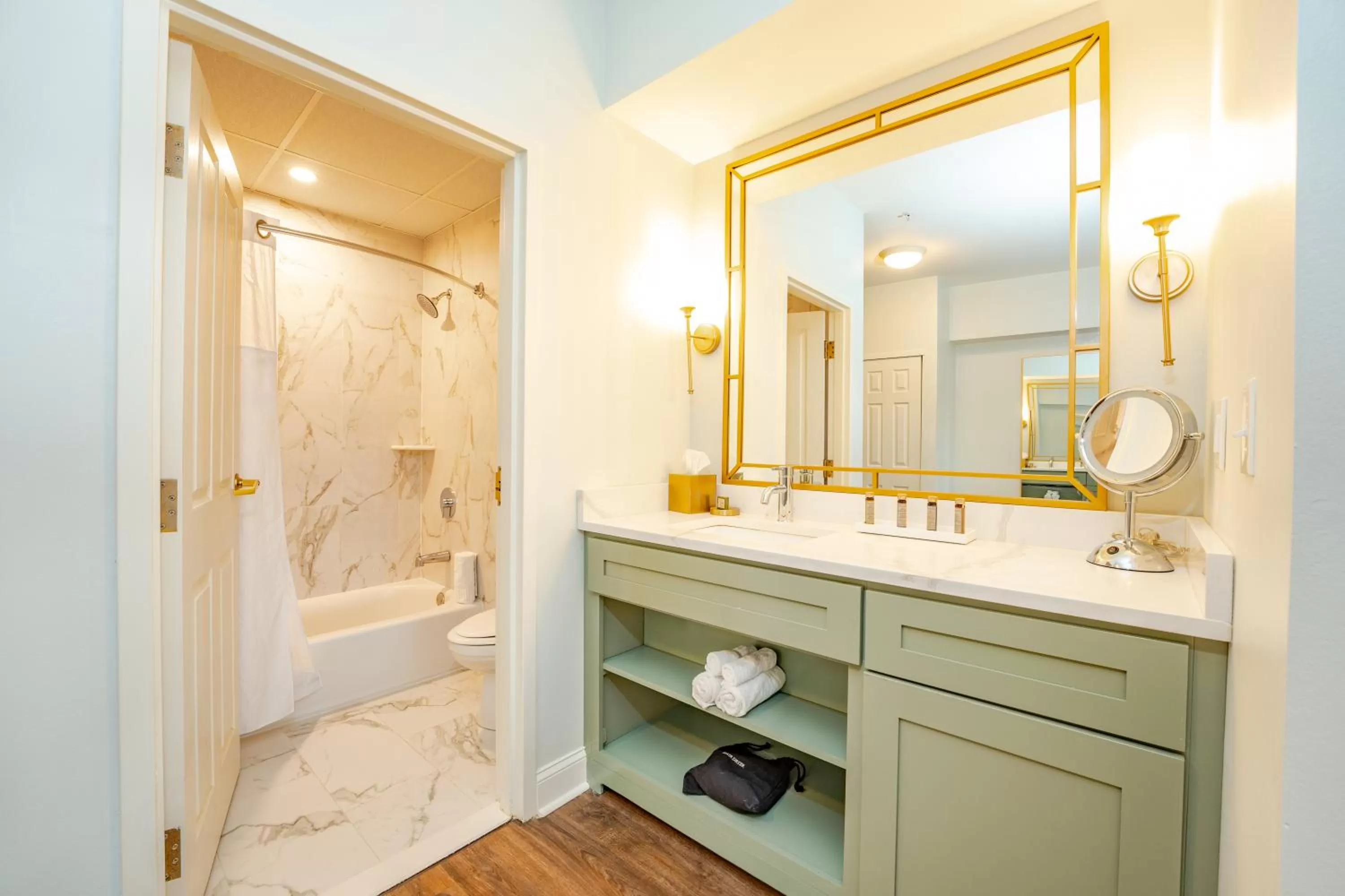 Shower in Chateau Renault