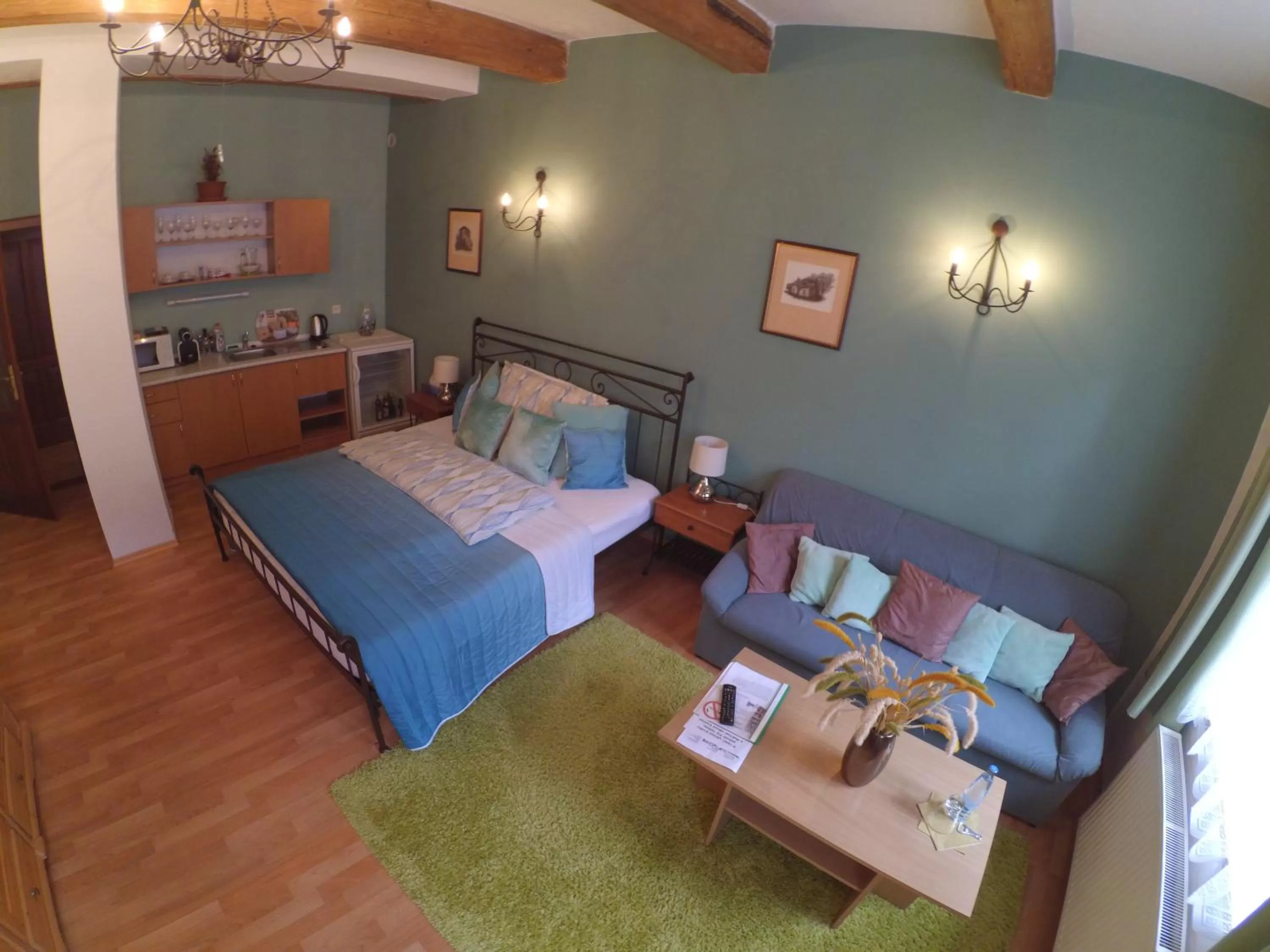 Photo of the whole room, Bed in Hotel Atrium