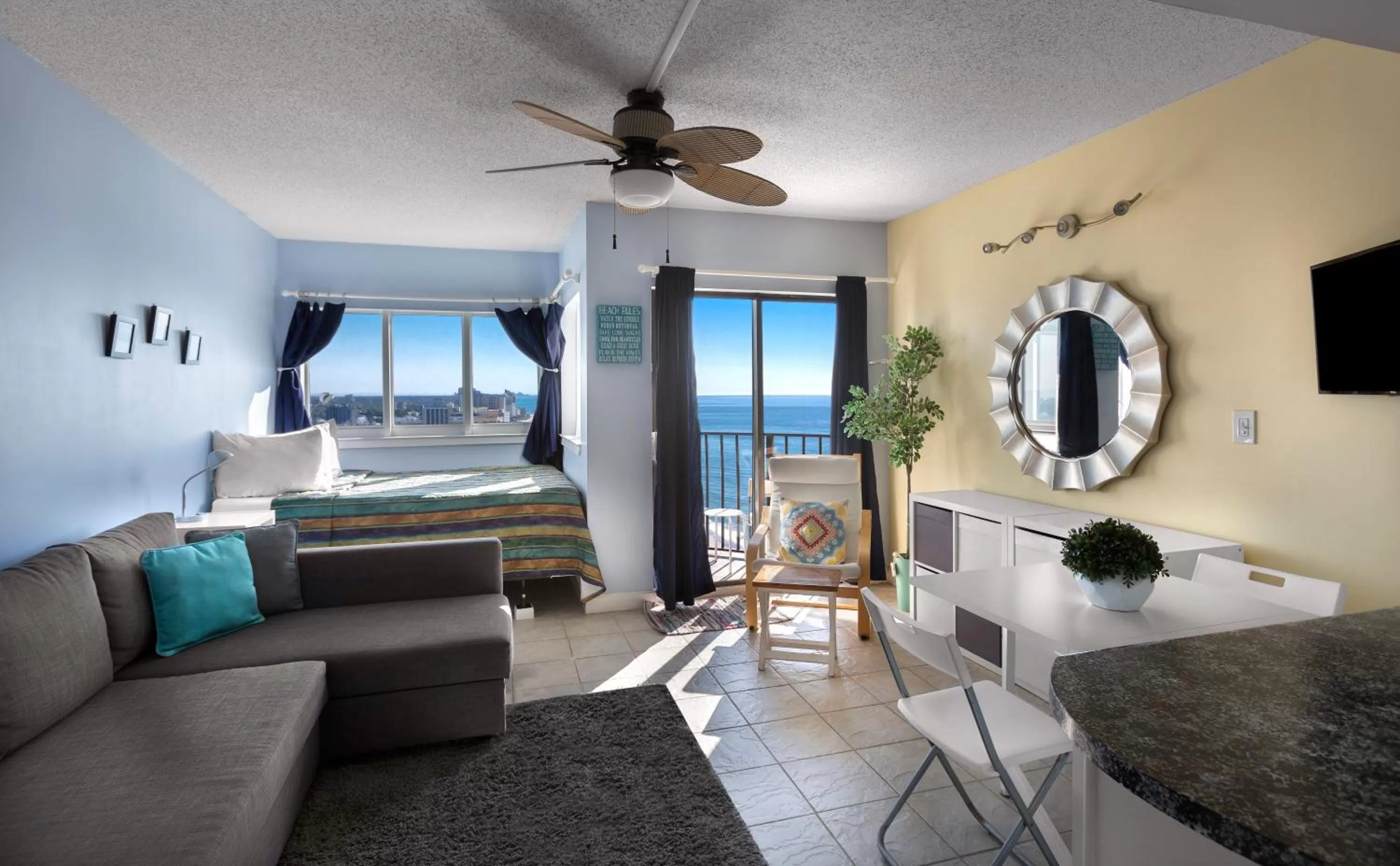 Bedroom, Seating Area in Palace Resort