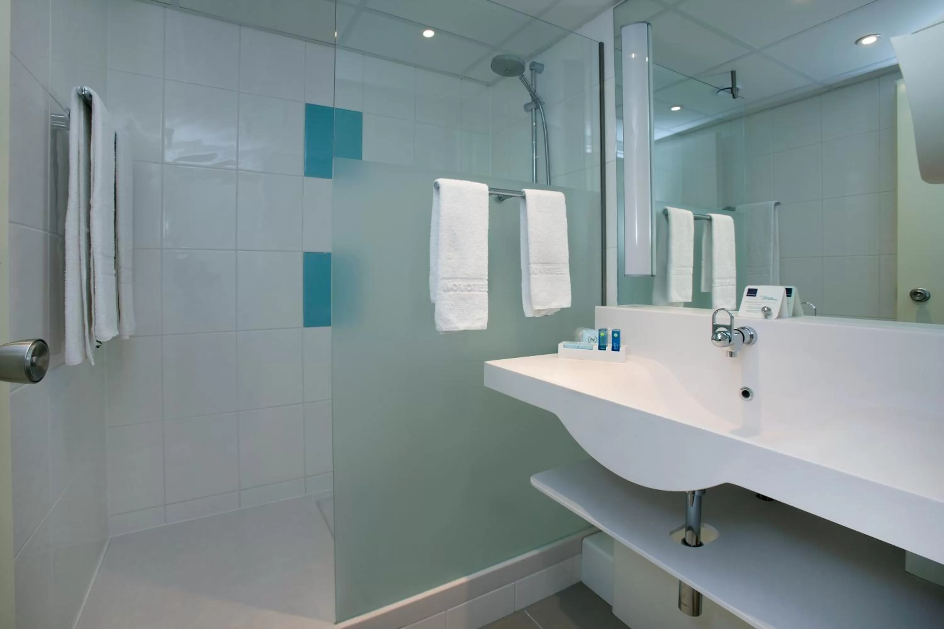 Bathroom in Novotel Breda