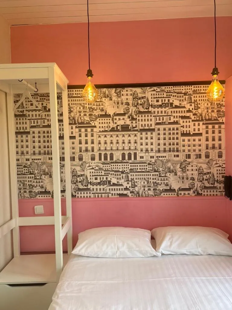 Bed in Hôtel de la Croix-Rousse