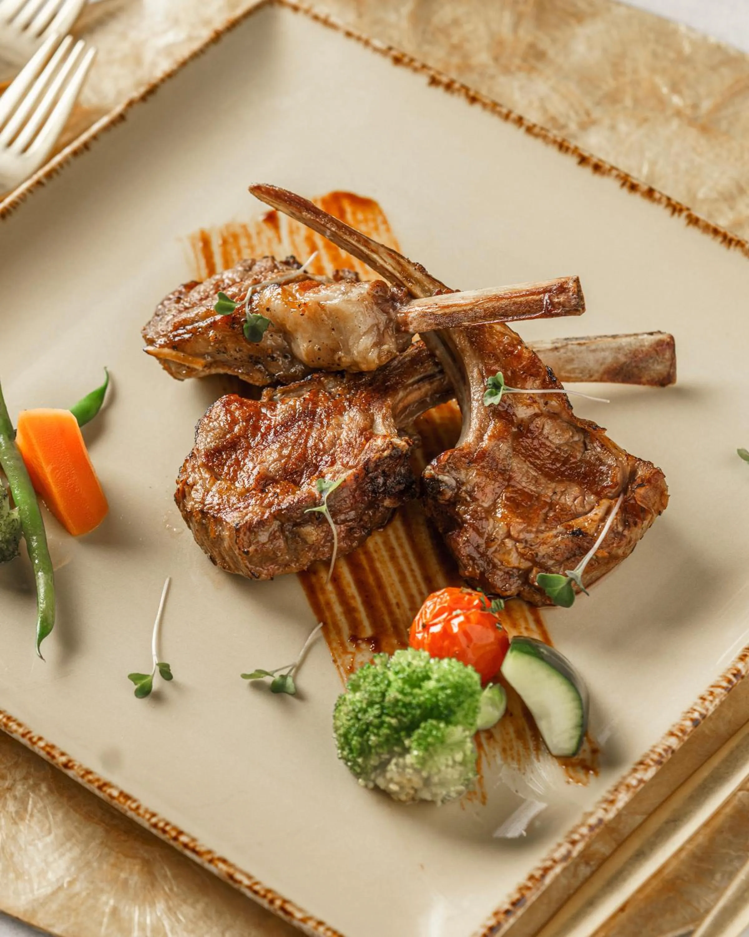 Restaurant/places to eat in Radisson Collection Muscat, Hormuz Grand