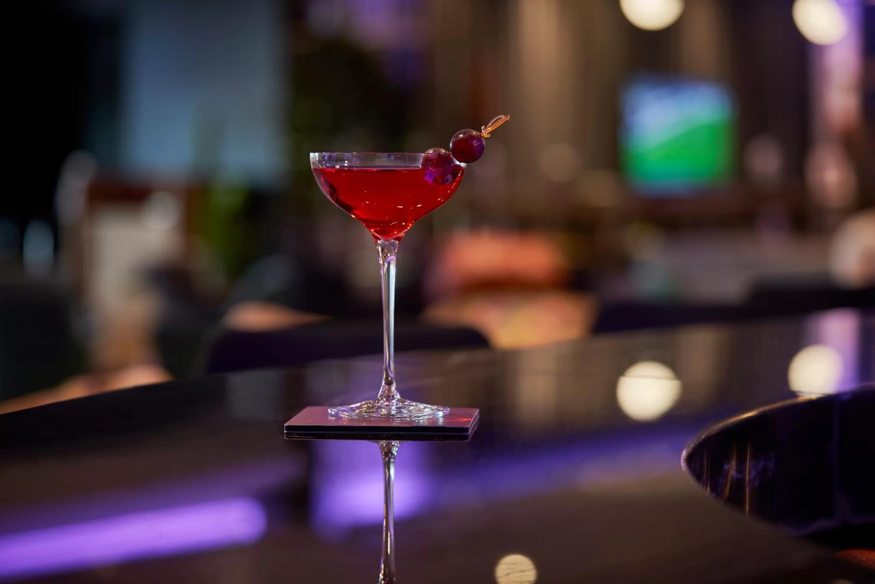 Lounge or bar in YOTEL Istanbul Airport, City Entrance