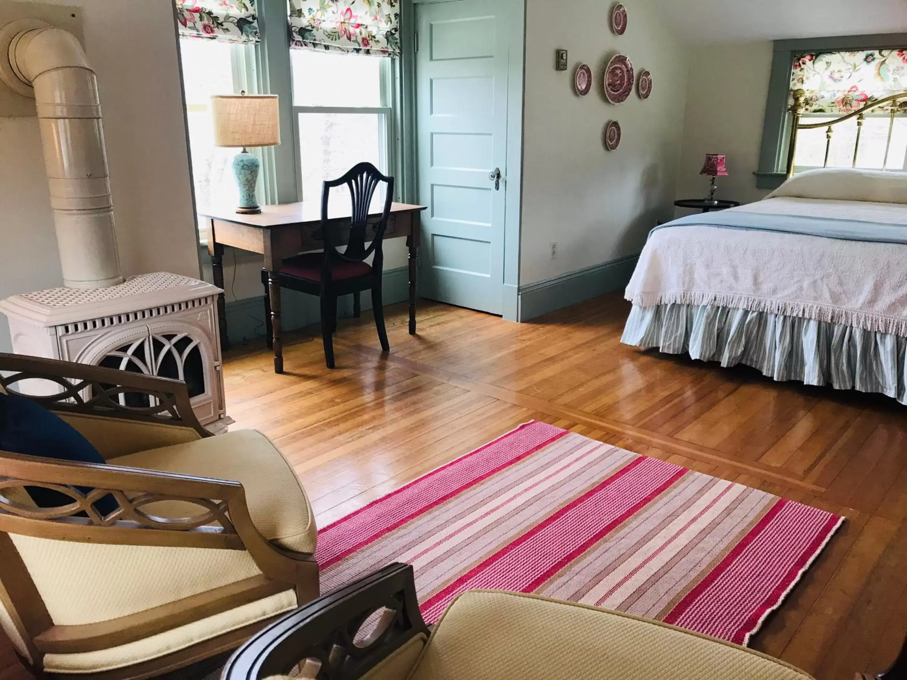 Double Room with Private Bathroom in The Belmont Inn Double Room with Private Bathroom in The Belmont Inn