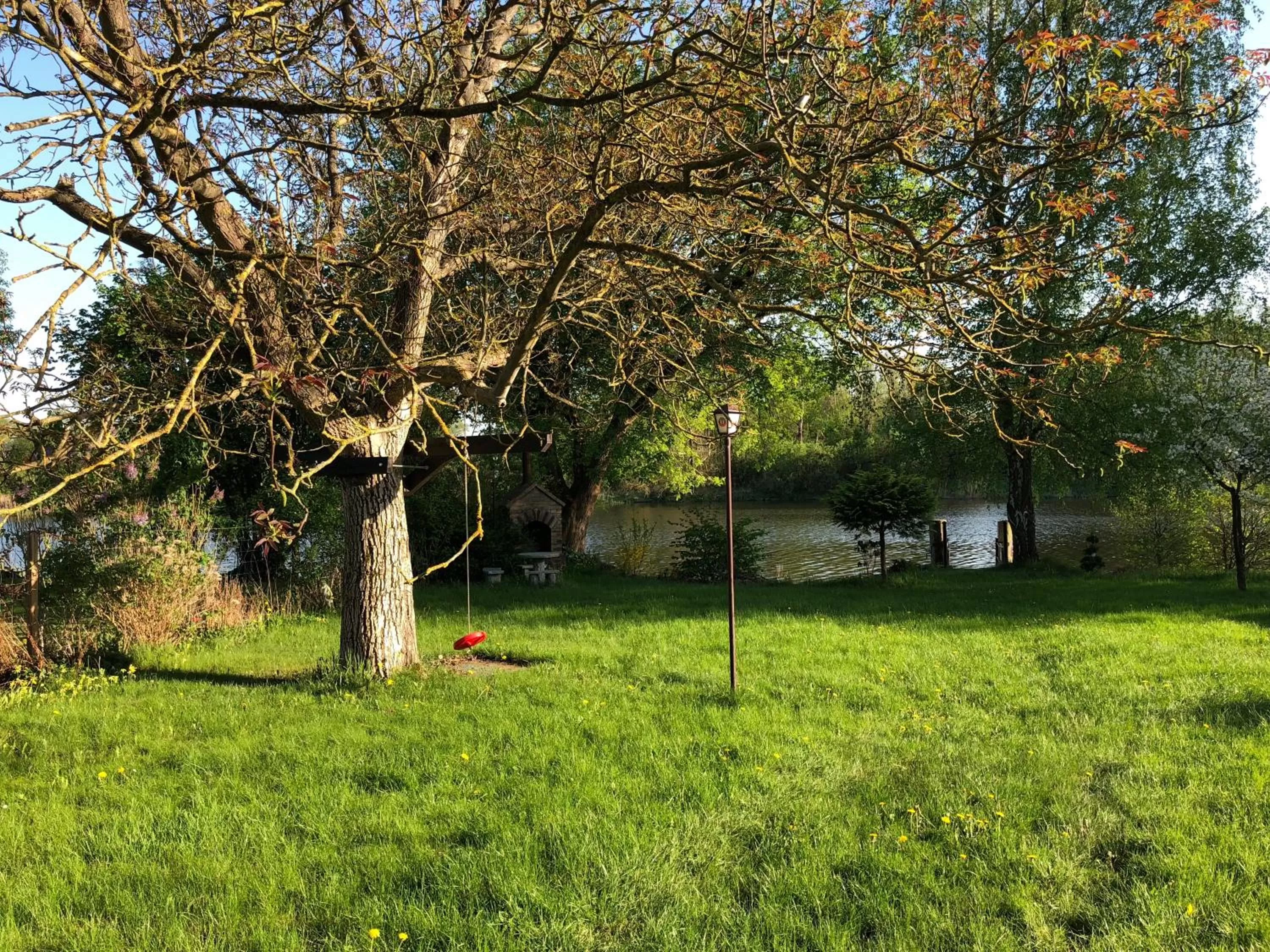 Garden in Riverside Inn