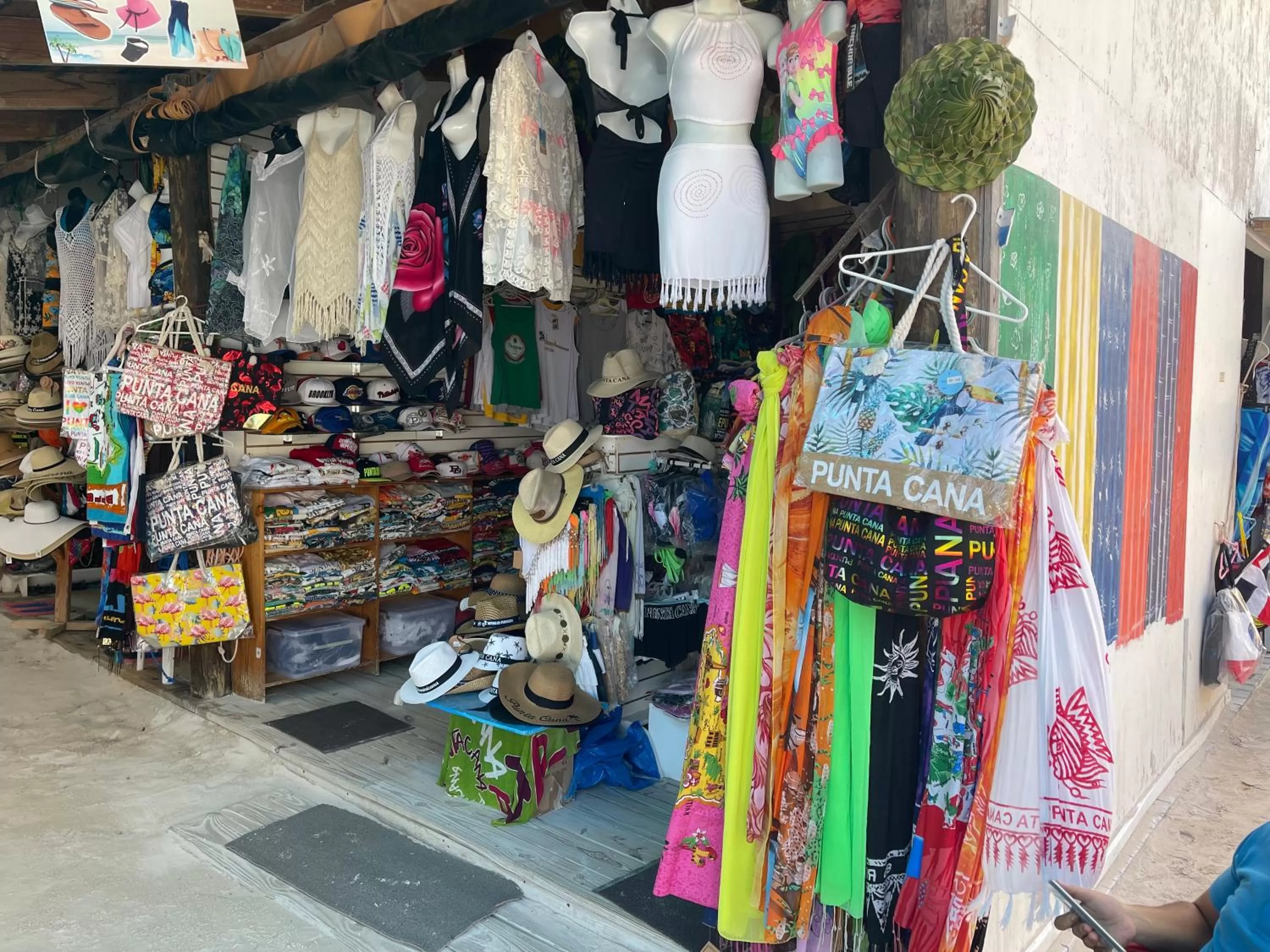 Supermarket/Shops in Yonah comfort punta cana, shared apartment