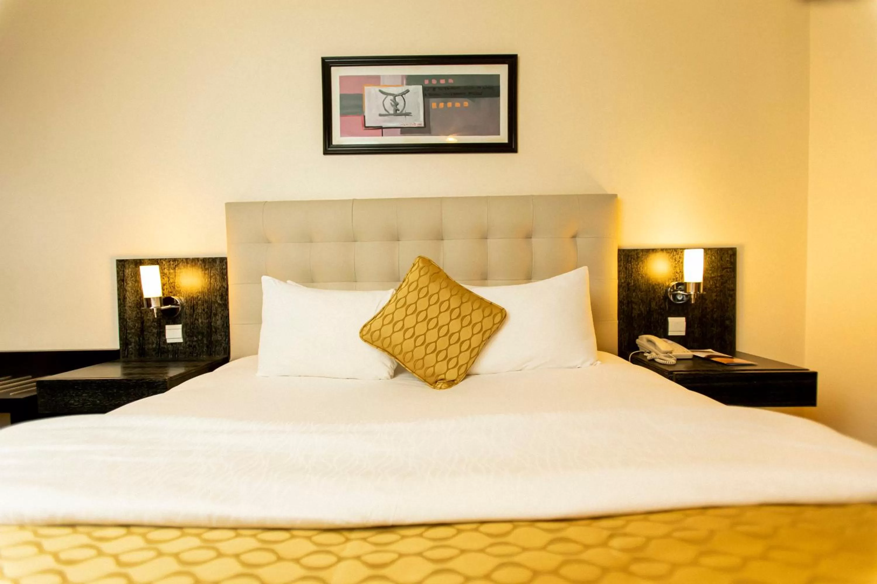Bedroom in Best Western Premier Accra Airport Hotel