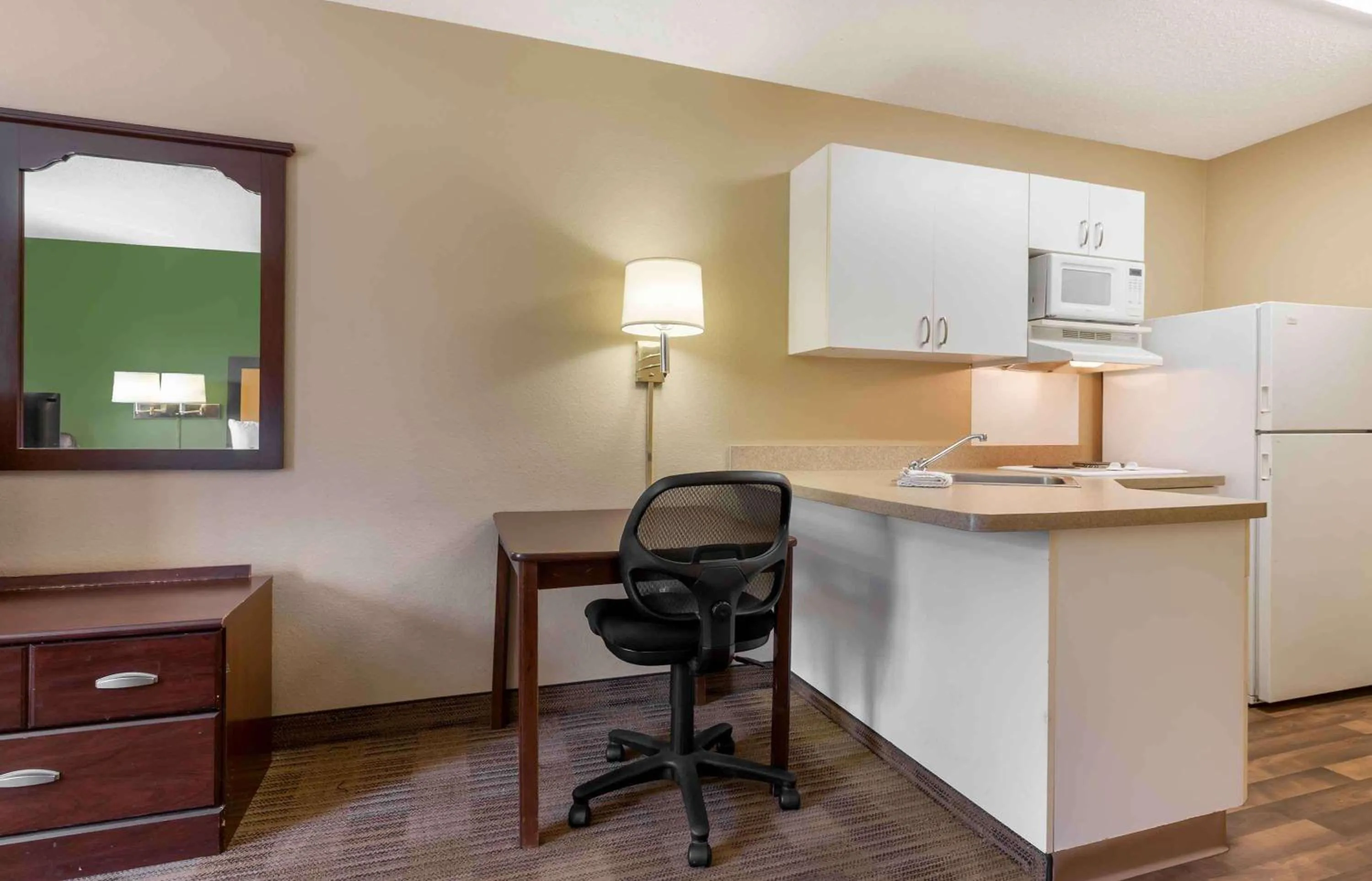 Bedroom in Extended Stay America Select Suites - Fayetteville - Springdale