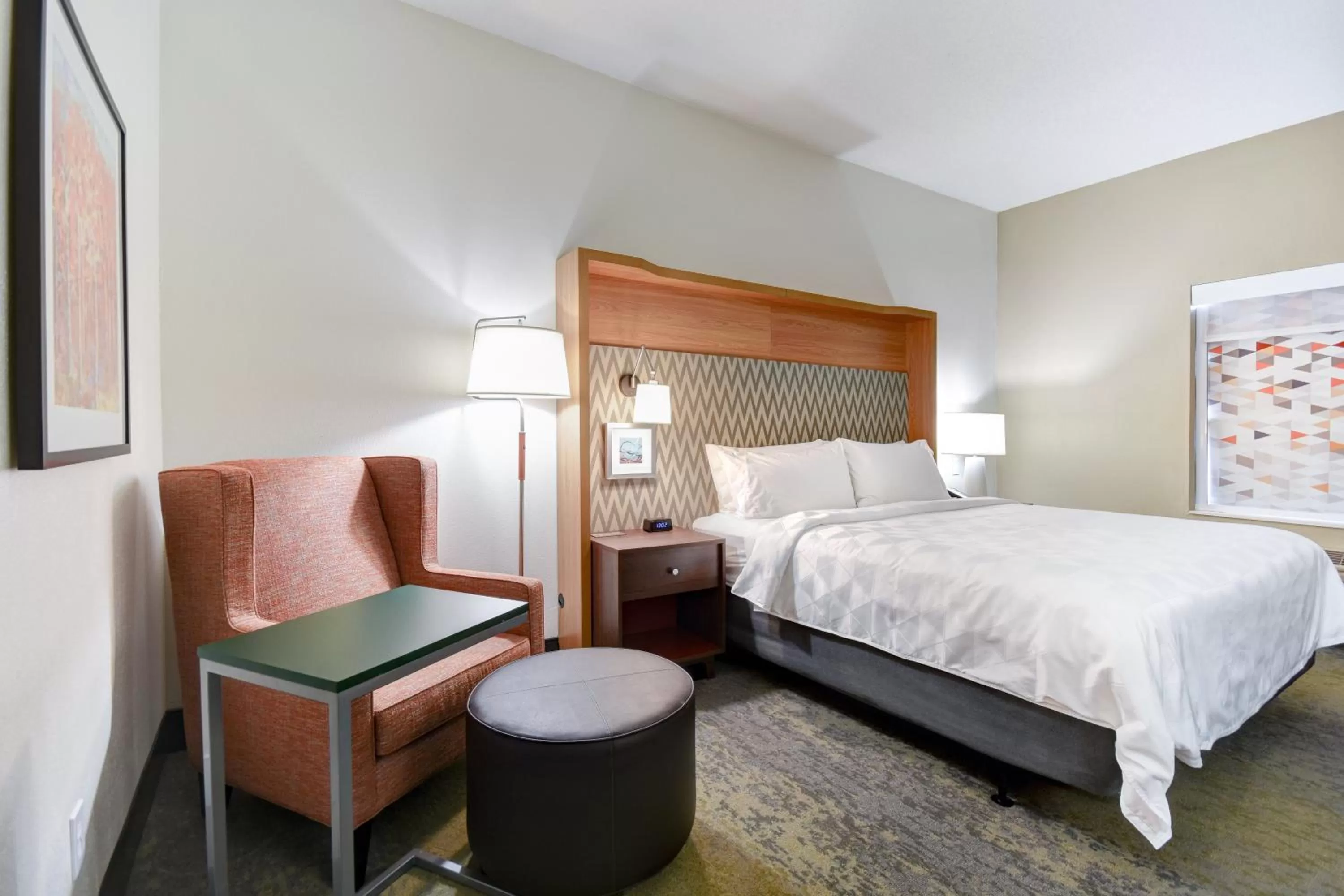 Photo of the whole room, Bed in Holiday Inn Allentown-Bethlehem by IHG