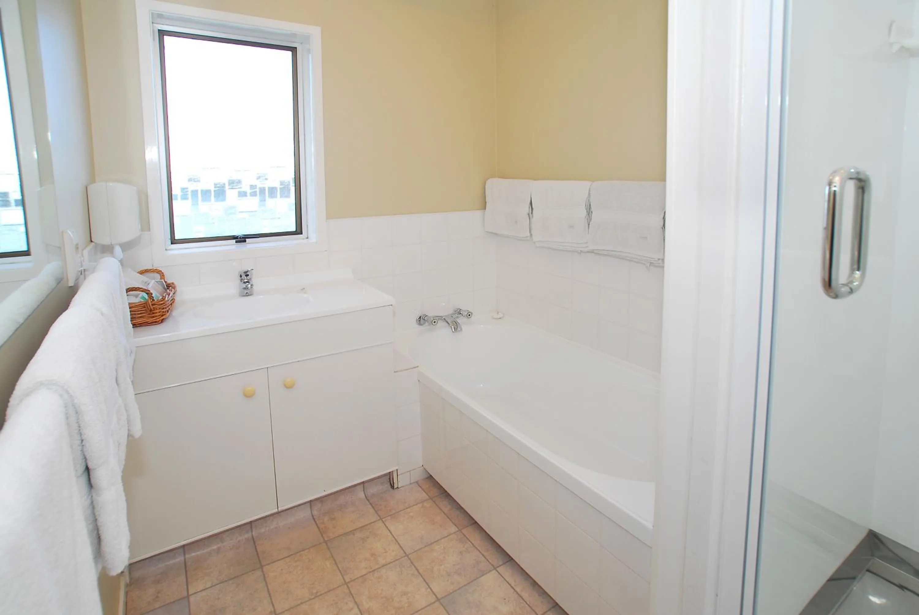 Bathroom in Takapuna Motor Lodge