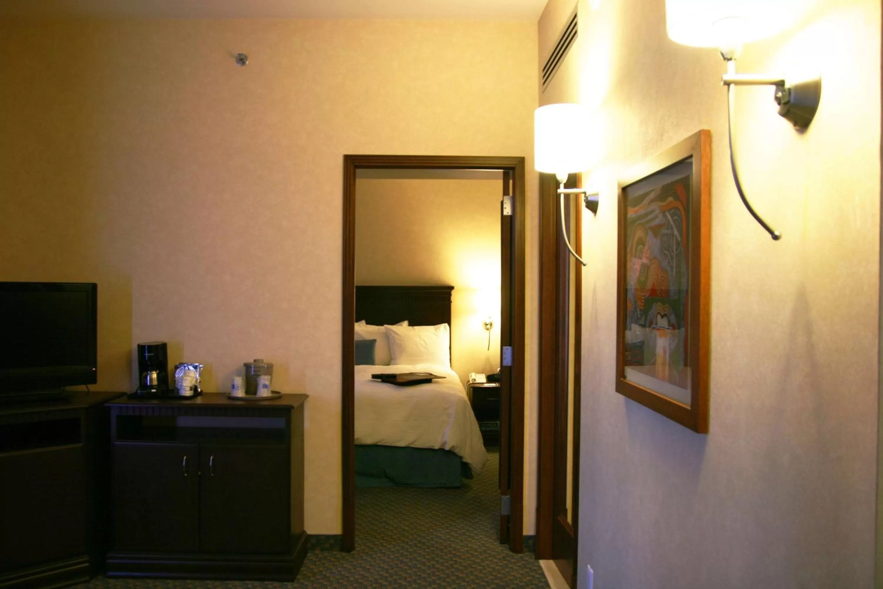 Living room, Bed in Hampton Inn & Suites Mexico City - Centro Historico