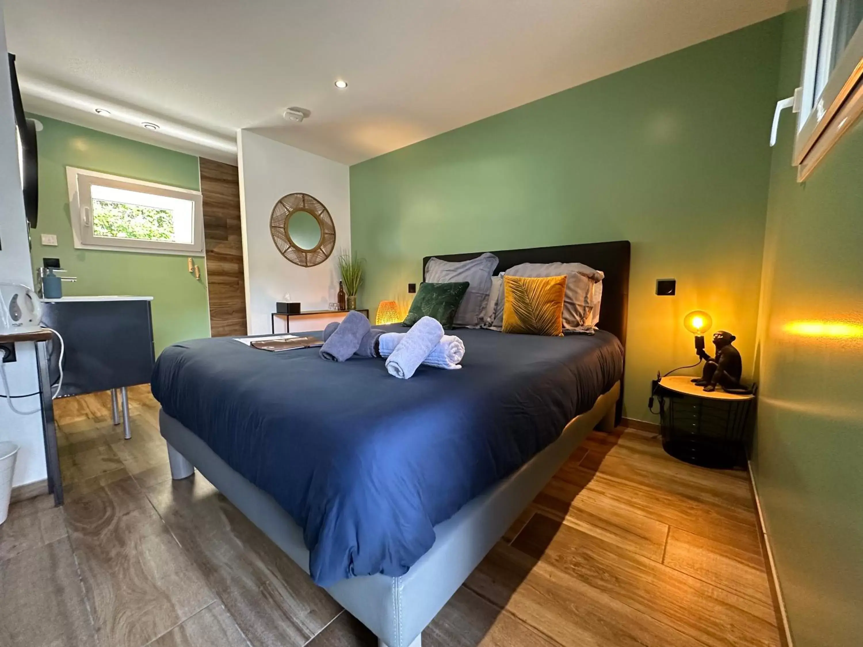 King Room in La Villa d'Hélène 2 - Chambres d'hôtes BnB et Appartements - Cluses King Room in La Villa d'Hélène 2 - Chambres d'hôtes BnB et Appartements - Cluses