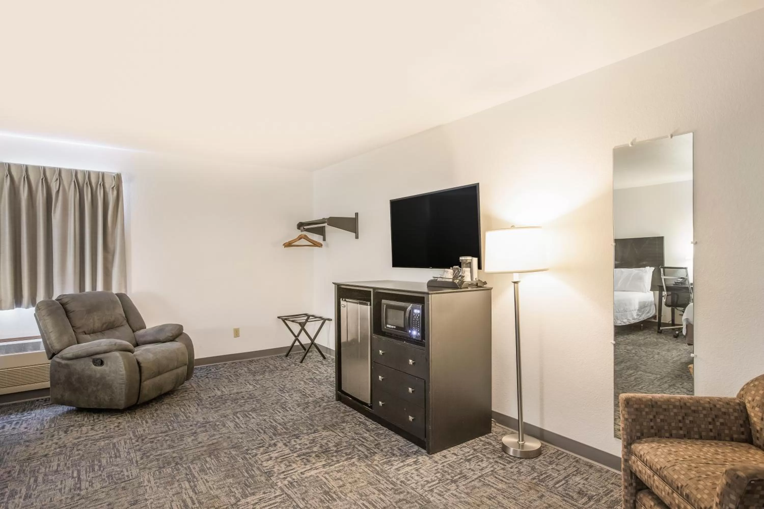 Seating area in Americas Best Value Inn & Suites-Birch Run