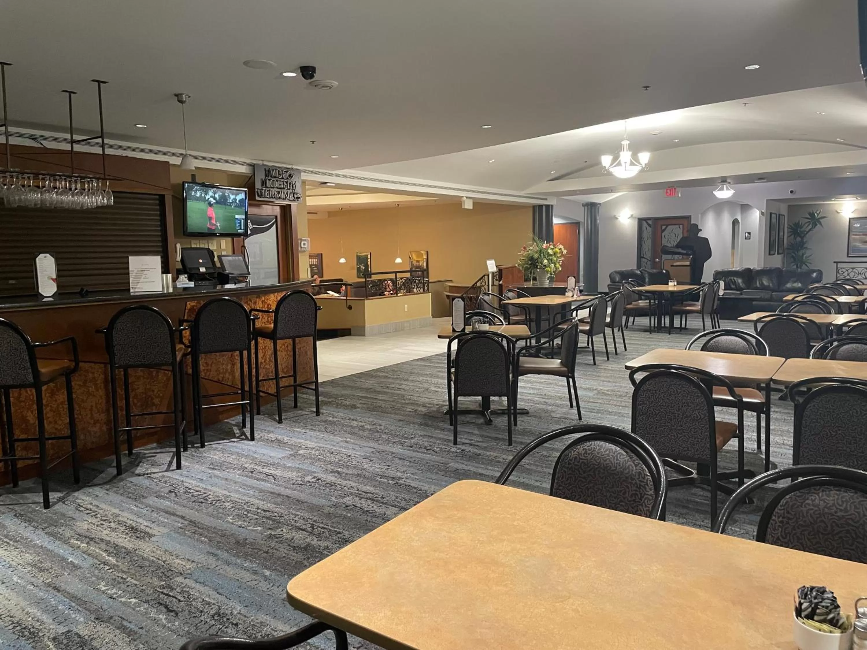 Lounge or bar in Victoria Inn Hotel and Convention Center Winnipeg