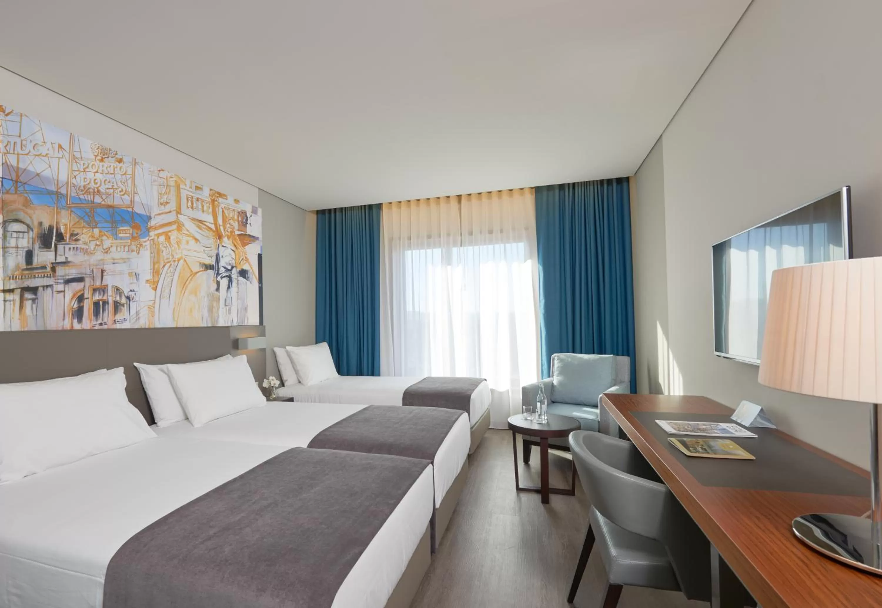 Double Room with Extra Bed (2 Adults + 1 Child) in Timbre Heroismo