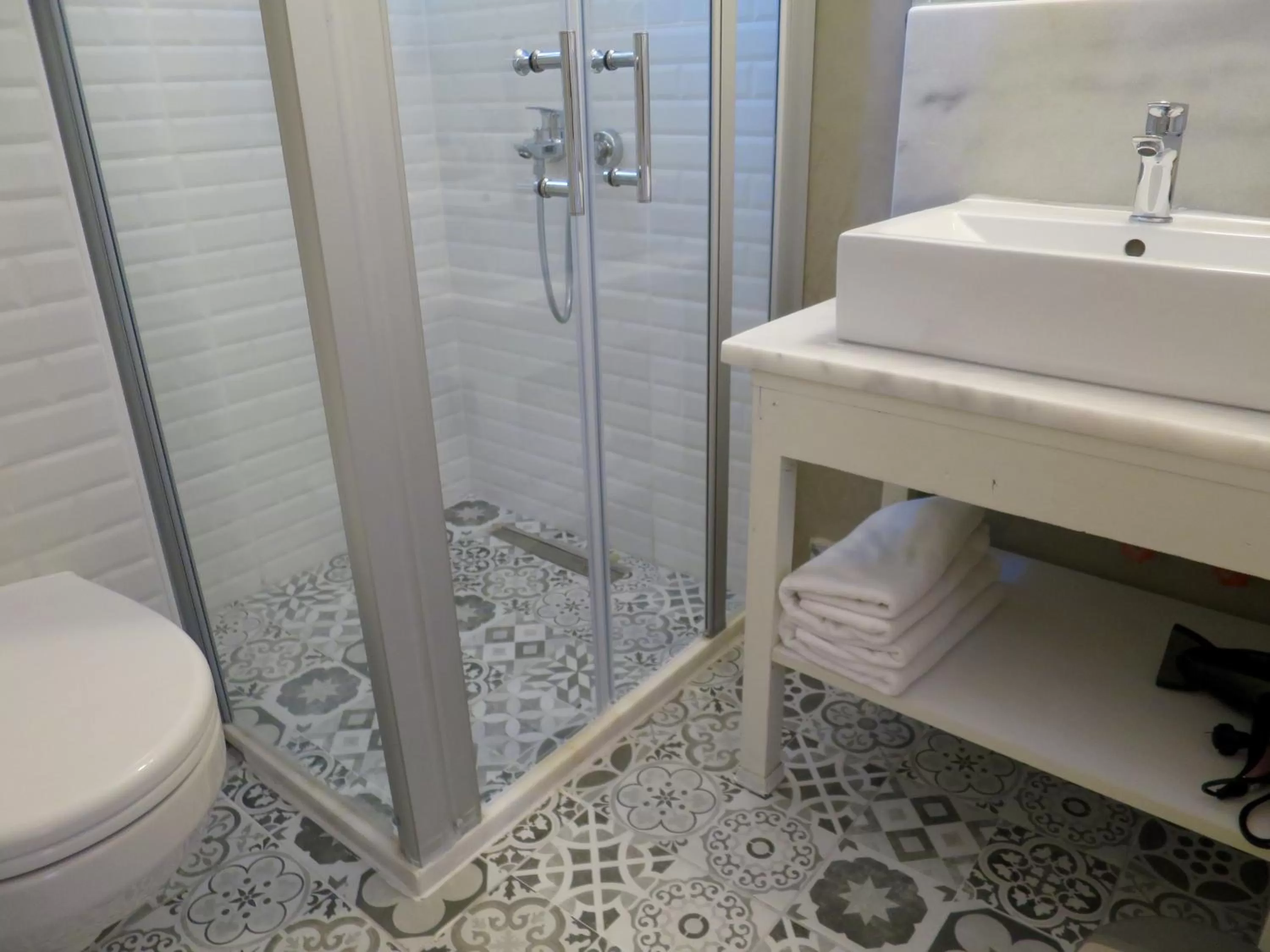 Bathroom in Hotel Kalehan