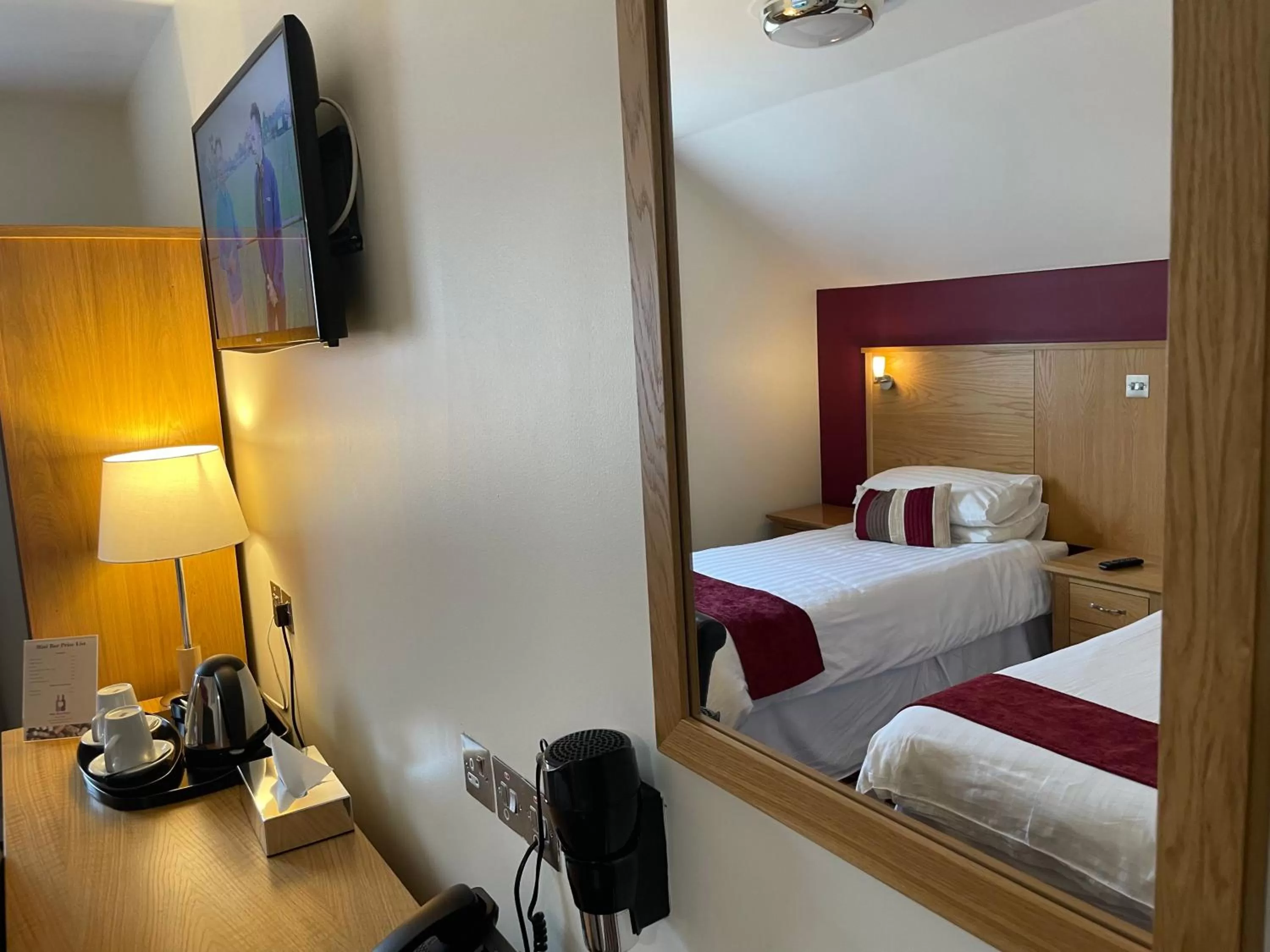 Bedroom, Bed in 19th Hole Hotel, Carnoustie