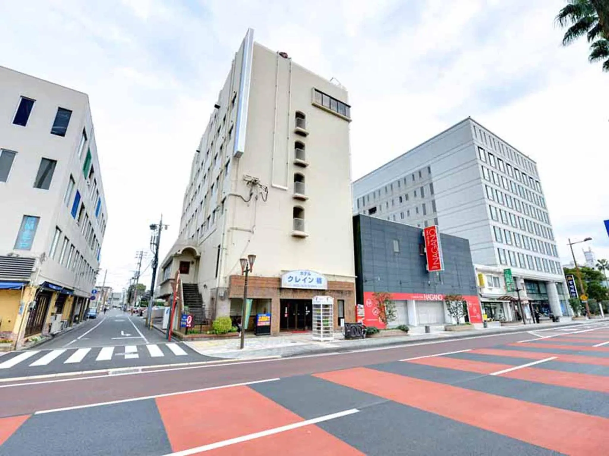 Facade/entrance in Hotel Crane Tachibana