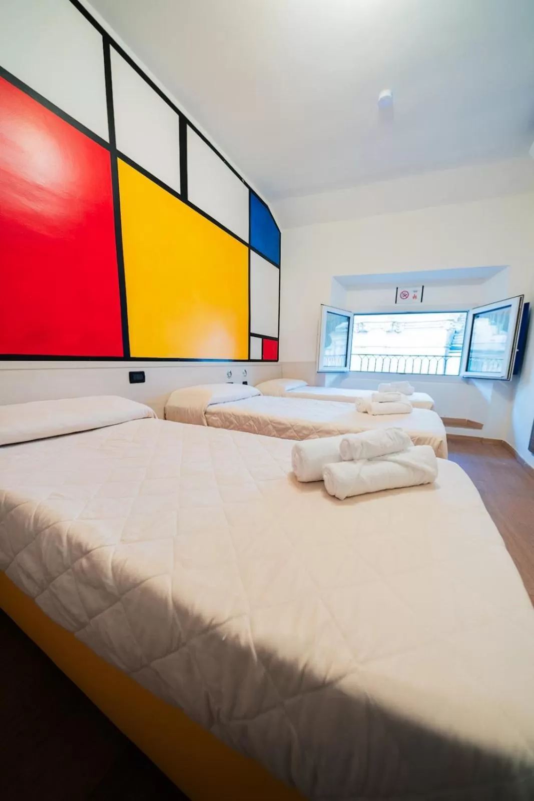 Bed in Hotel Cairoli