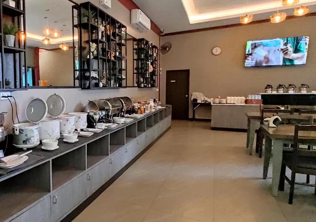 Breakfast, Restaurant/Places to Eat in J.P.GRAND HOTEL