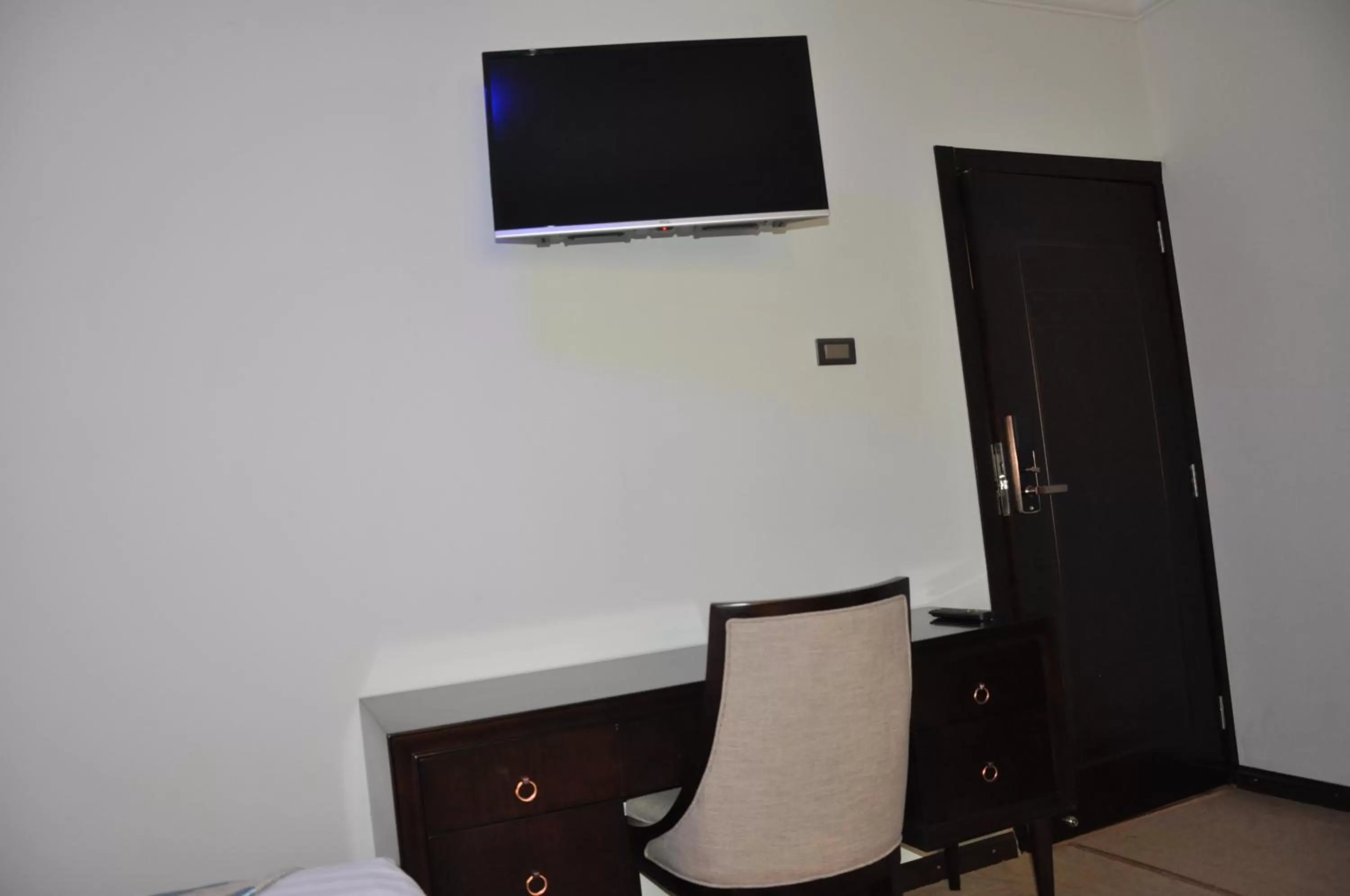 TV/Entertainment Center in North Addis Hotel