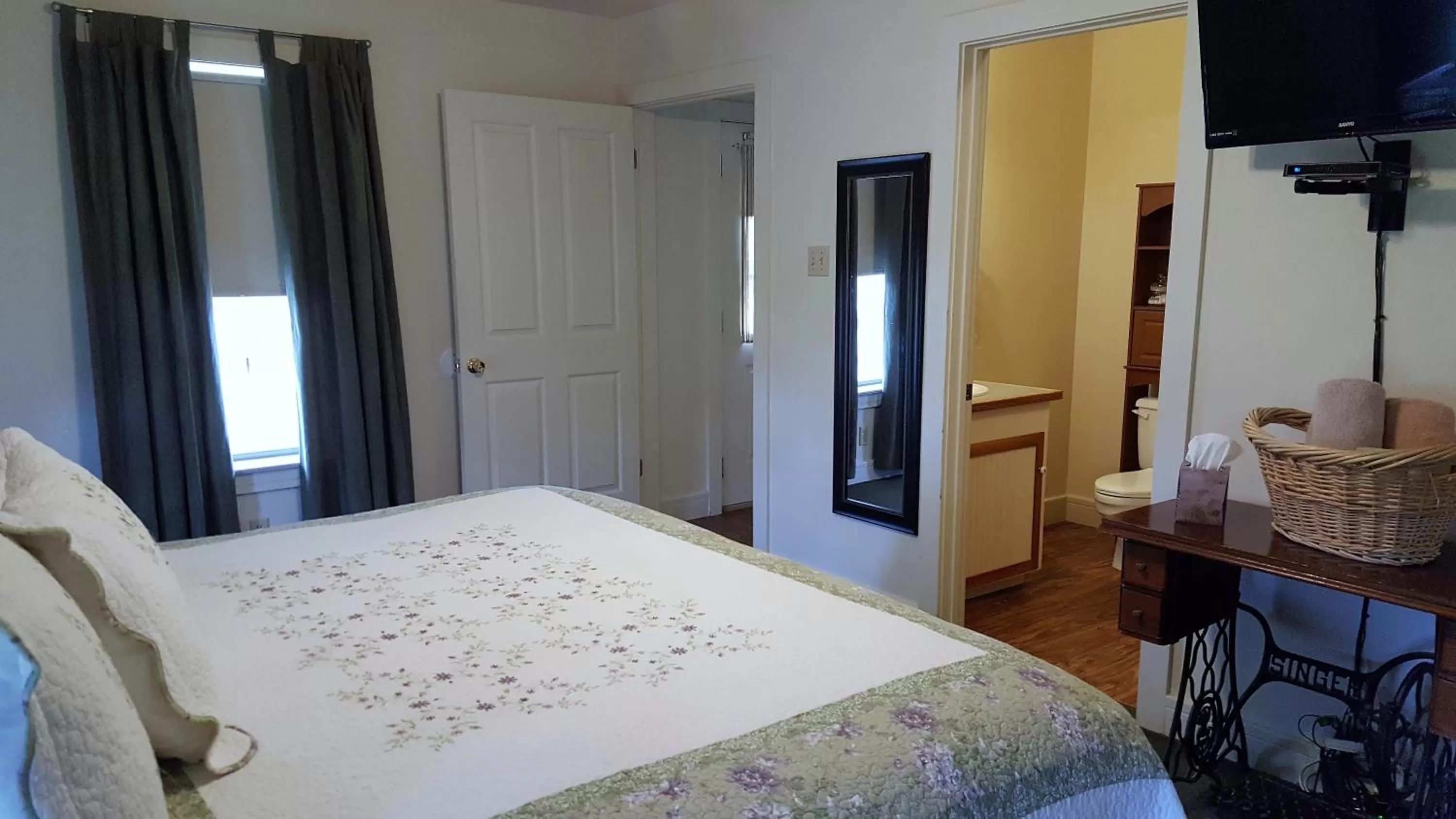 Bed in Full Moon Inn