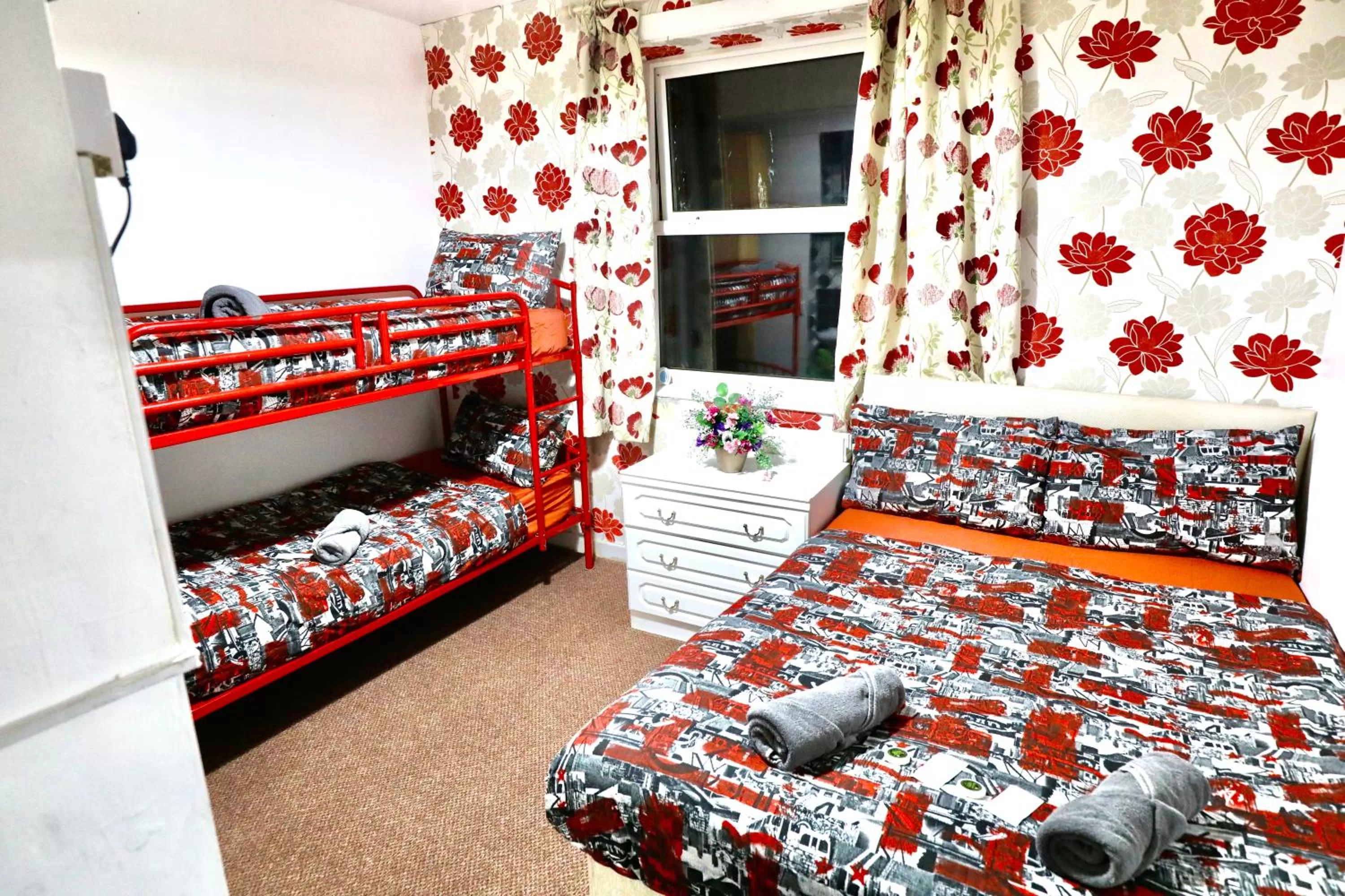 Bedroom, Bed in Blackpool Central Hotel