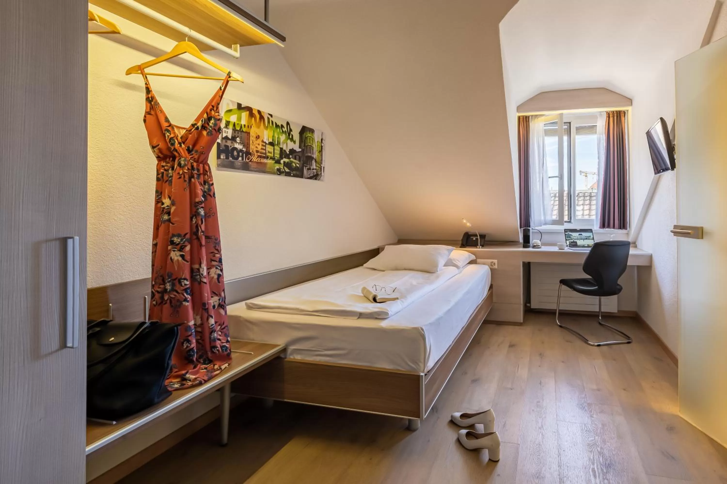 Staff, Bed in Hotel Alexander Zurich Old Town