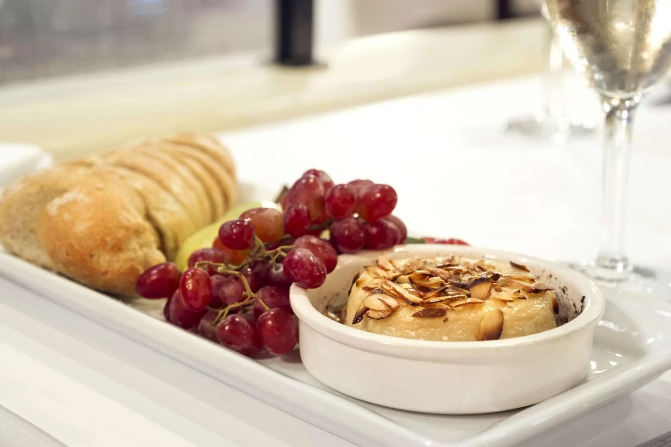 Restaurant/places to eat in Hilton Chicago/Oak Lawn