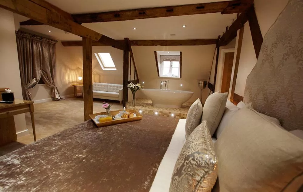 Bed in Worcester Bank House Hotel Spa & Golf; BW Premier Collection