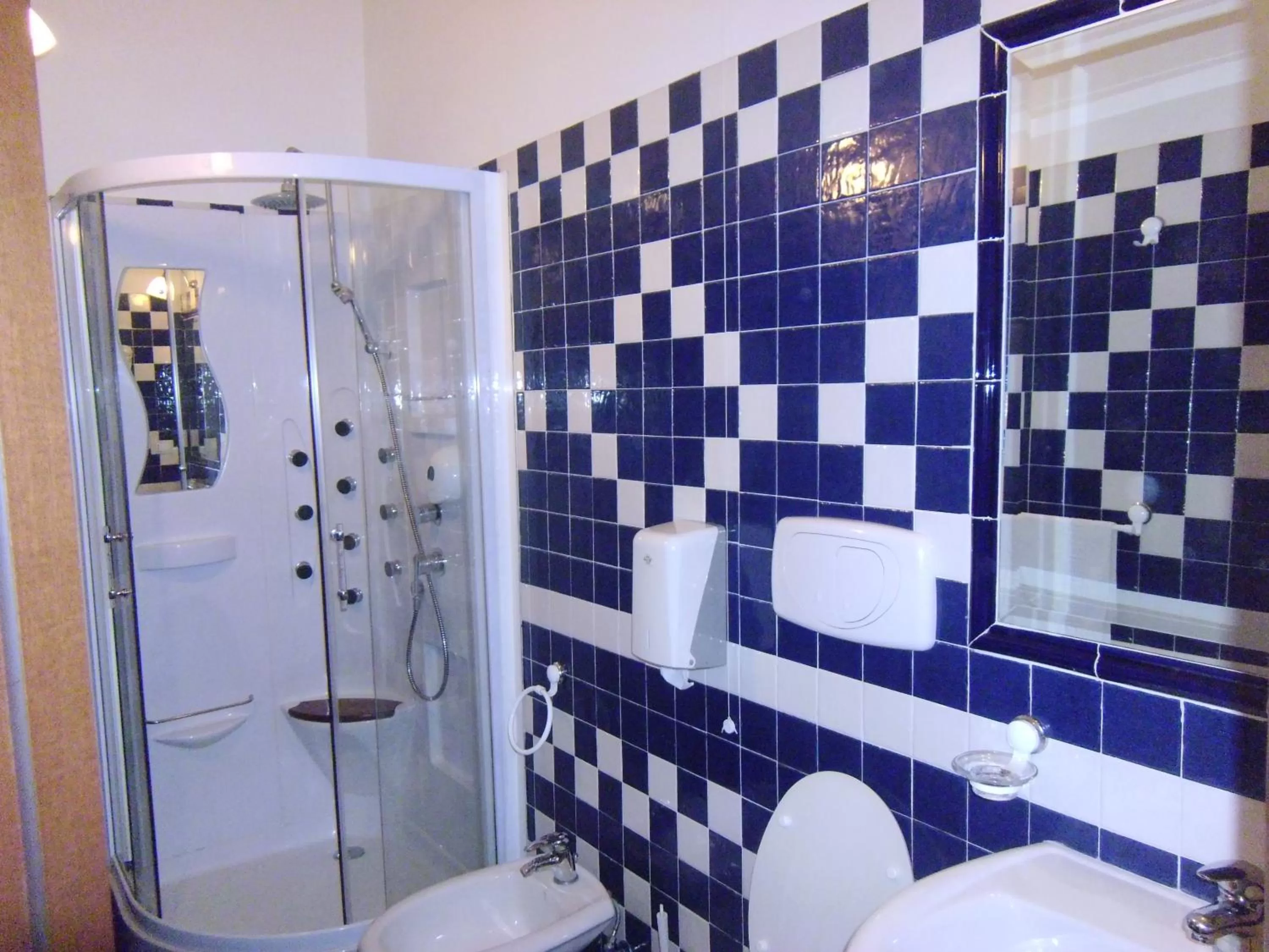 Shower in Cambridge Hotel