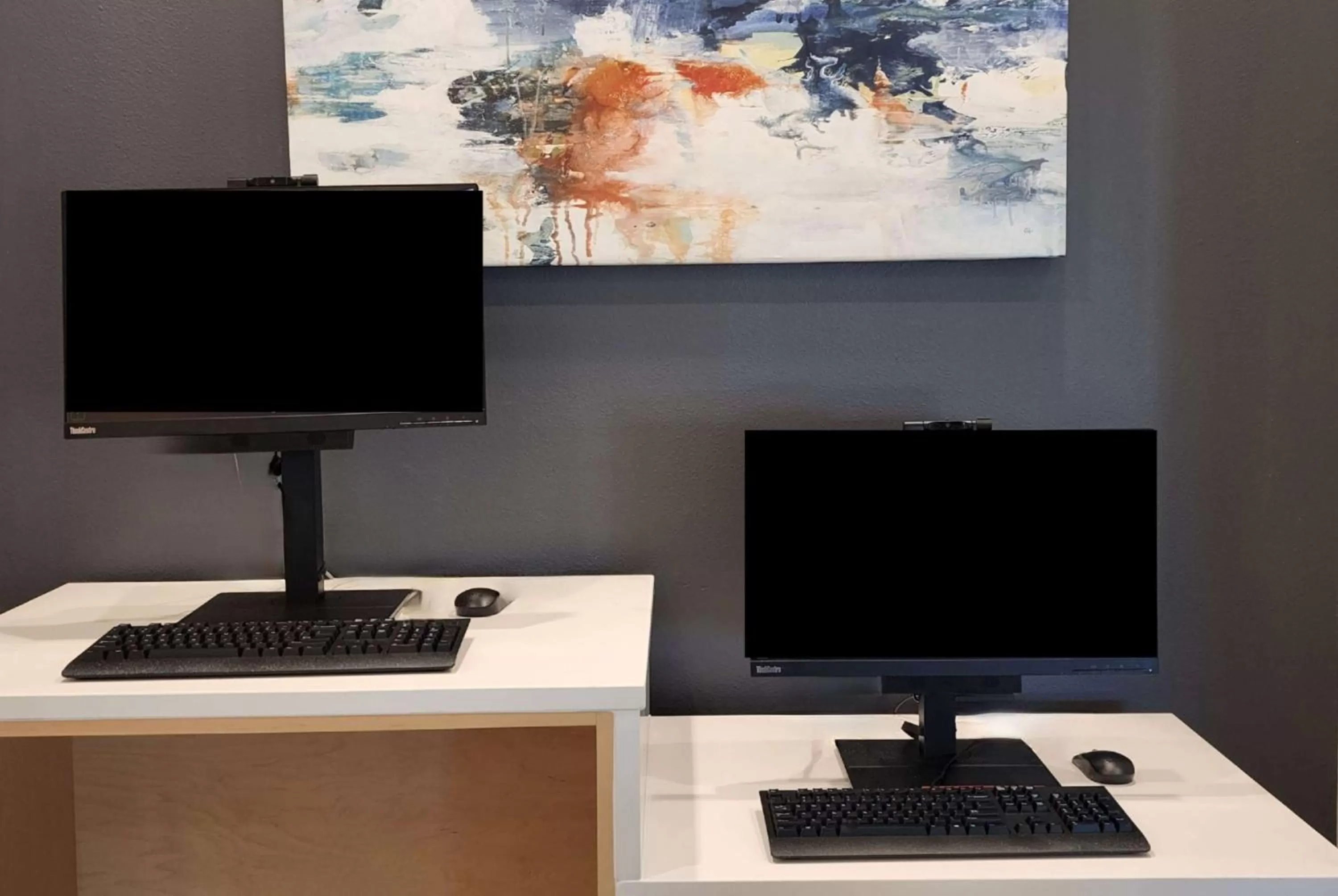 Business facilities in La Quinta Inn & Suites by Wyndham Pflugerville