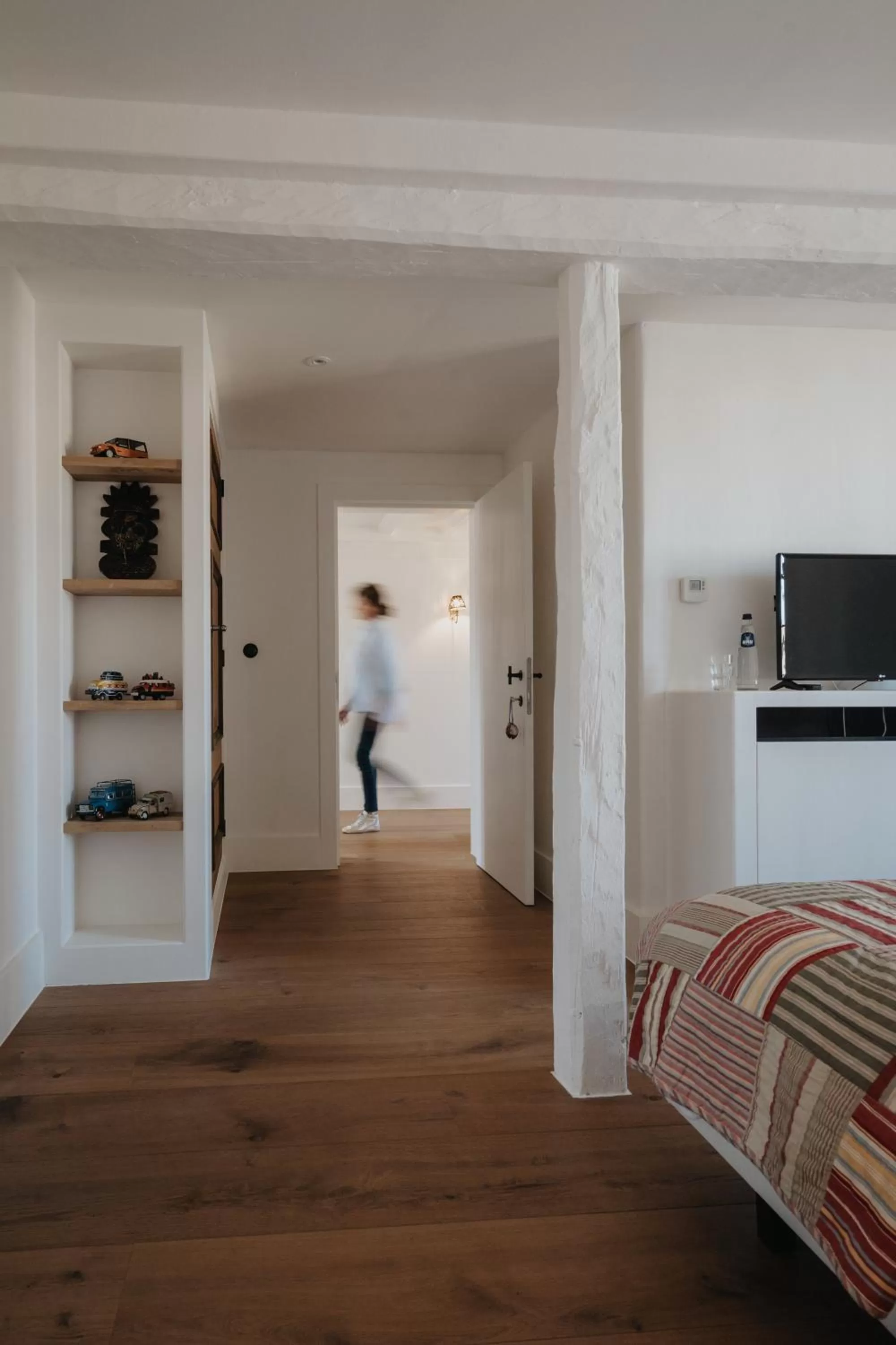 Bedroom, Bed in Amitié