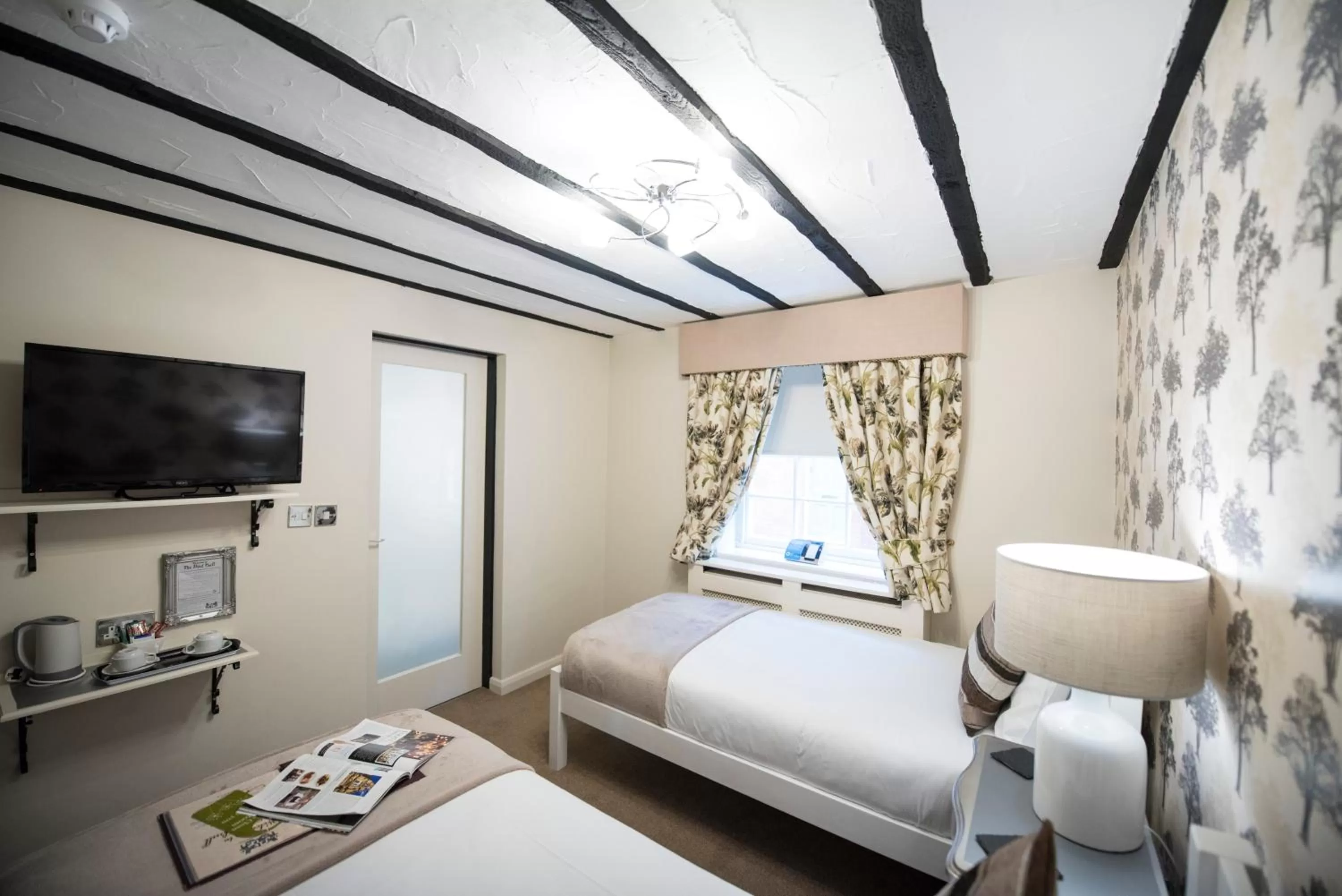 Bedroom, Bed in The Pied Bull