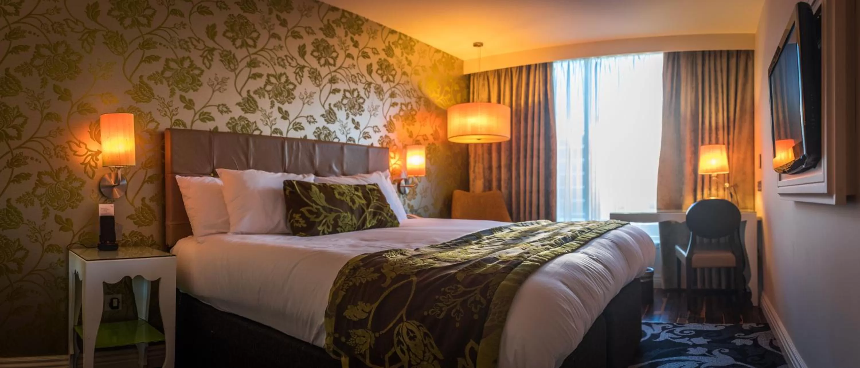 Photo of the whole room, Bed in Hotel Indigo Glasgow by IHG
