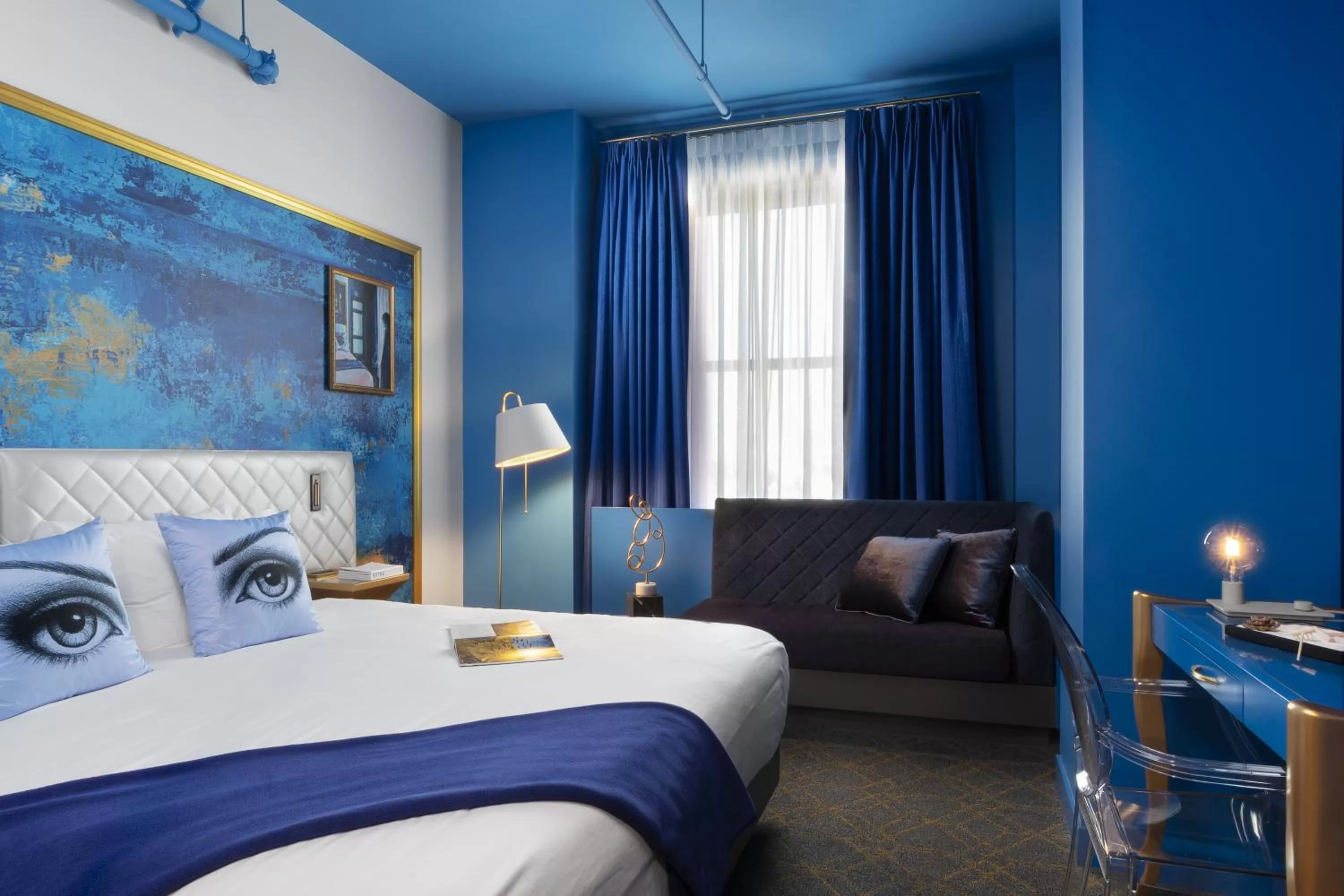 Photo of the whole room, Bed in Angad Arts Hotel St Louis, Tapestry Collection by Hilton