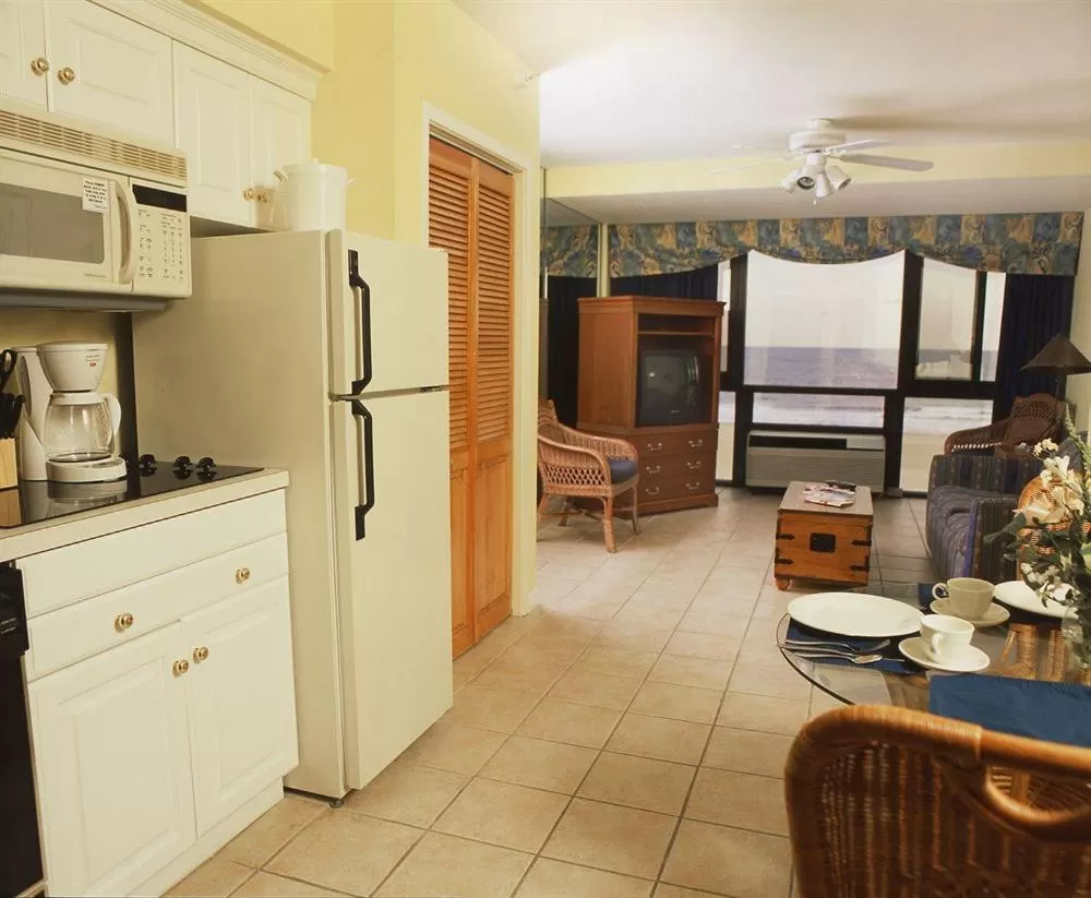 Kitchen or kitchenette, Kitchen/Kitchenette in Hilton Vacation Club Ocean Beach Club Virginia Beach