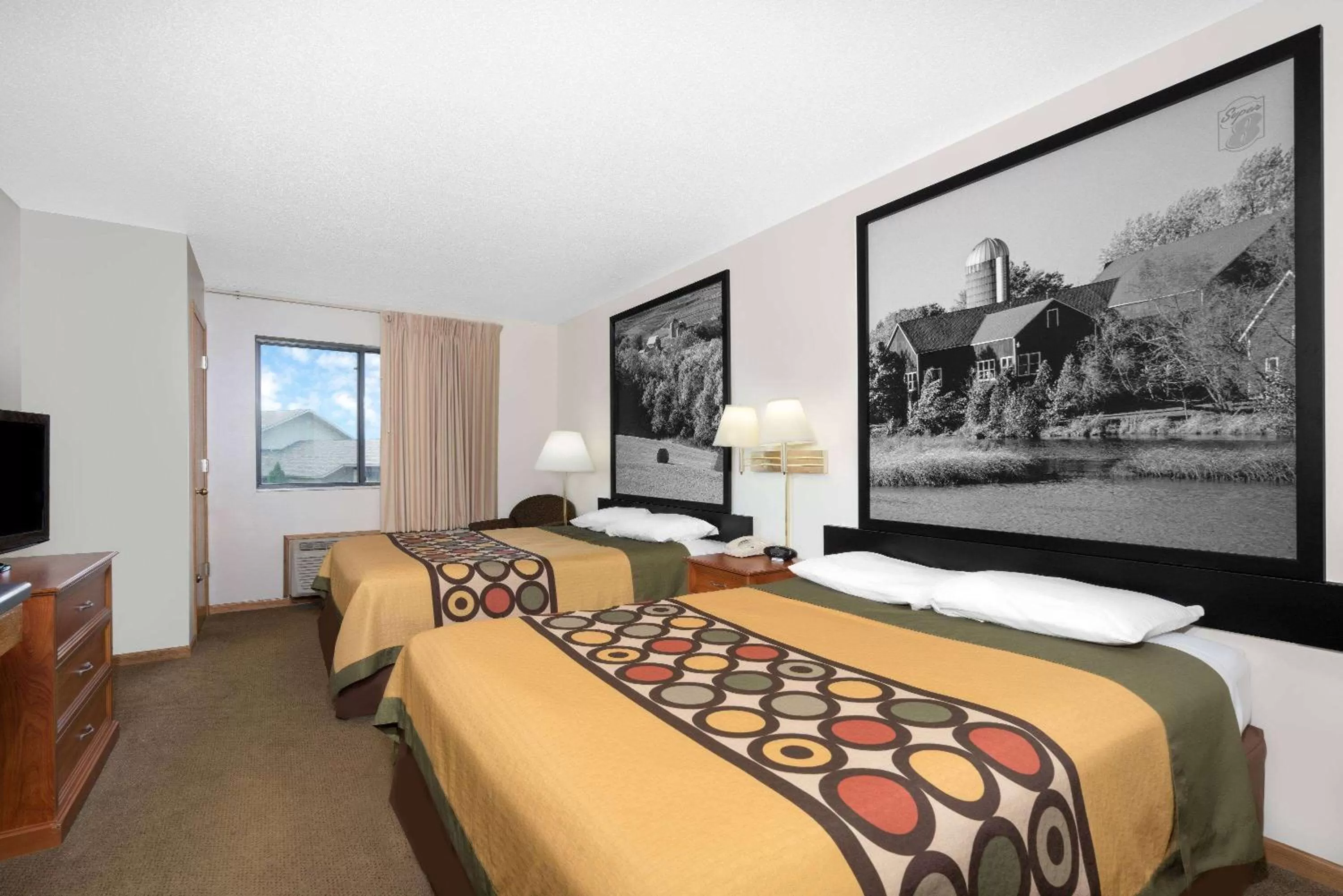 Photo of the whole room, Bed in Super 8 by Wyndham Sparta