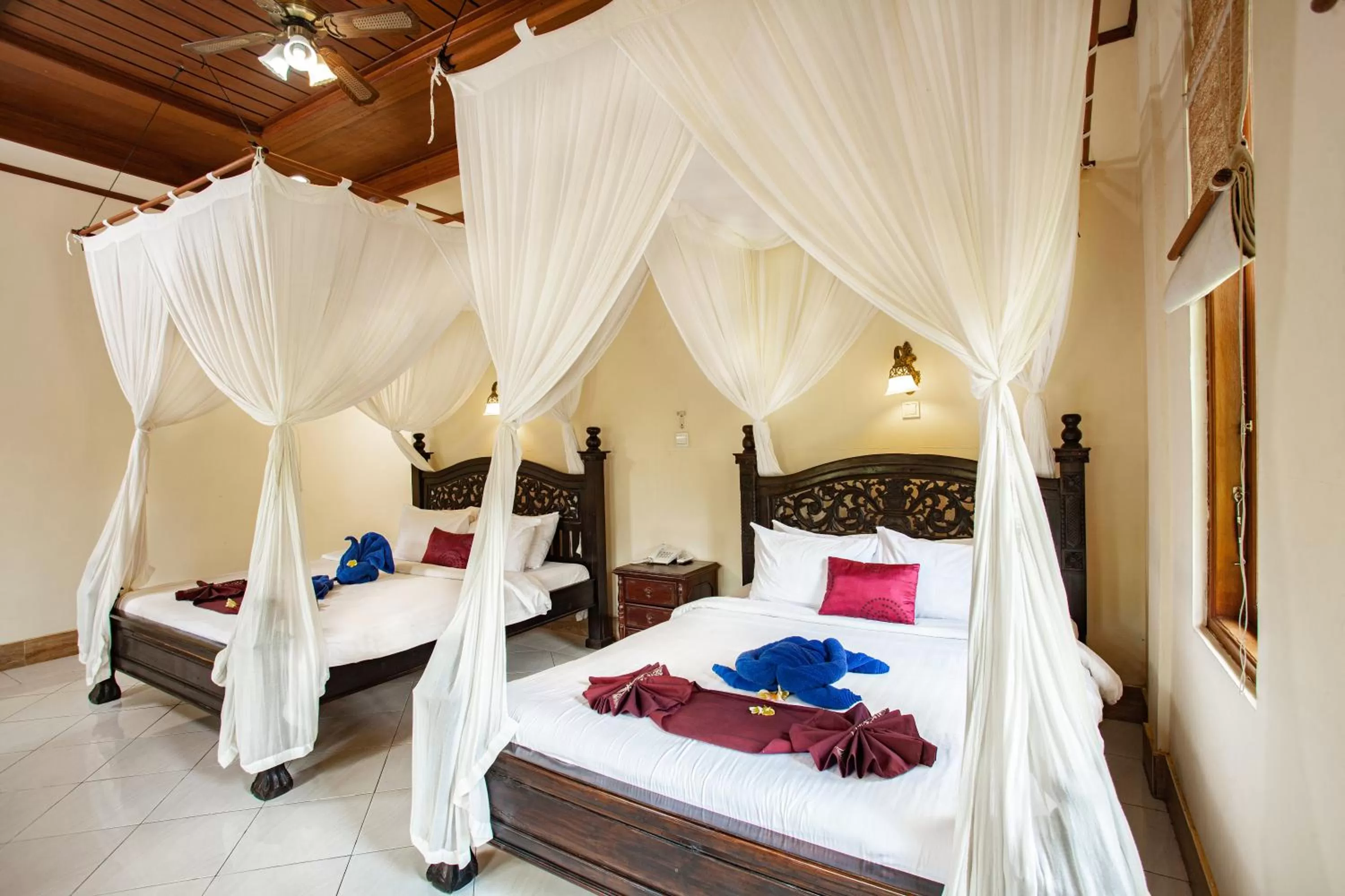 Bedroom, Bed in Nick's Pension