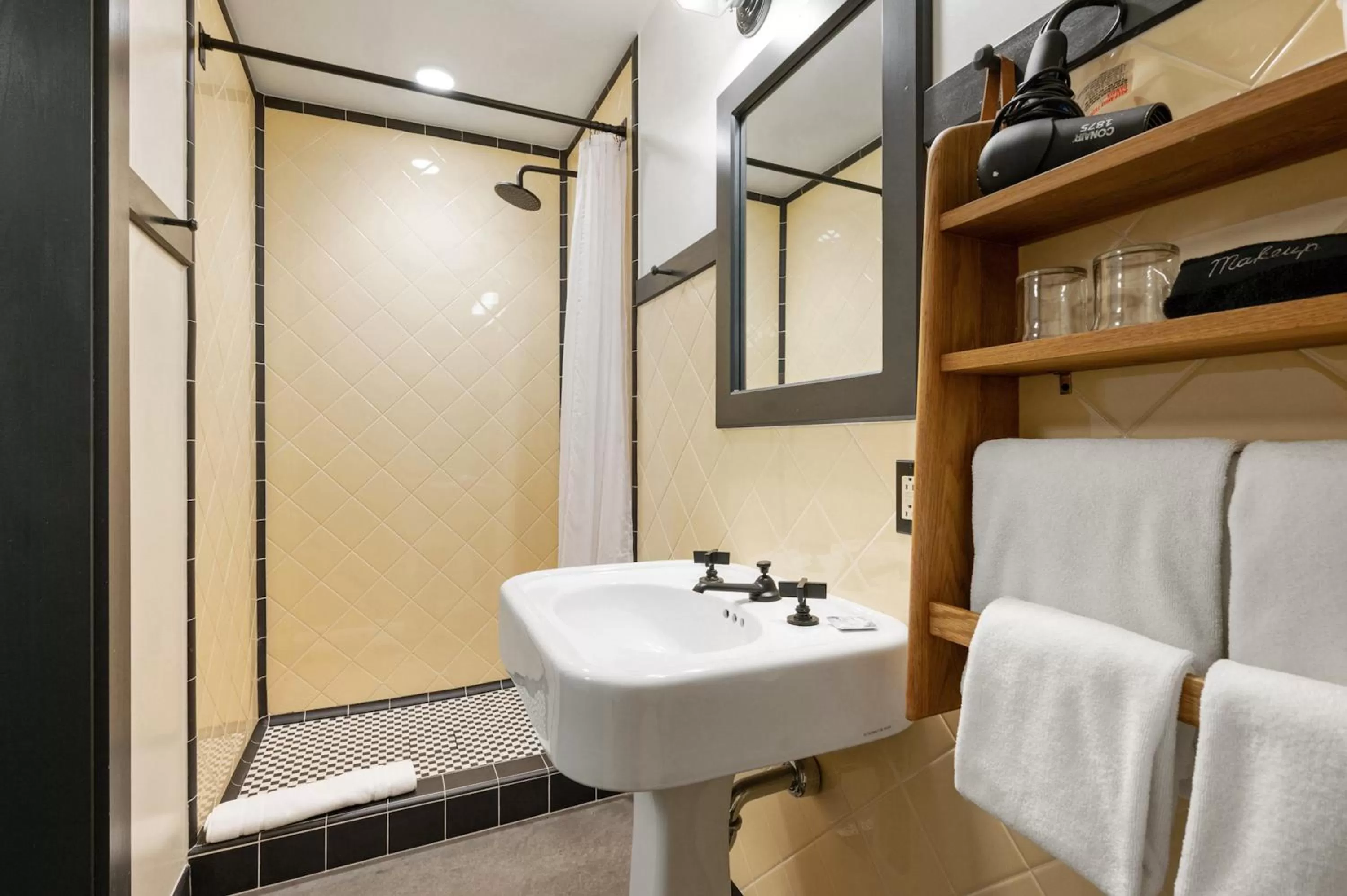 Shower in The Maverick by Kasa