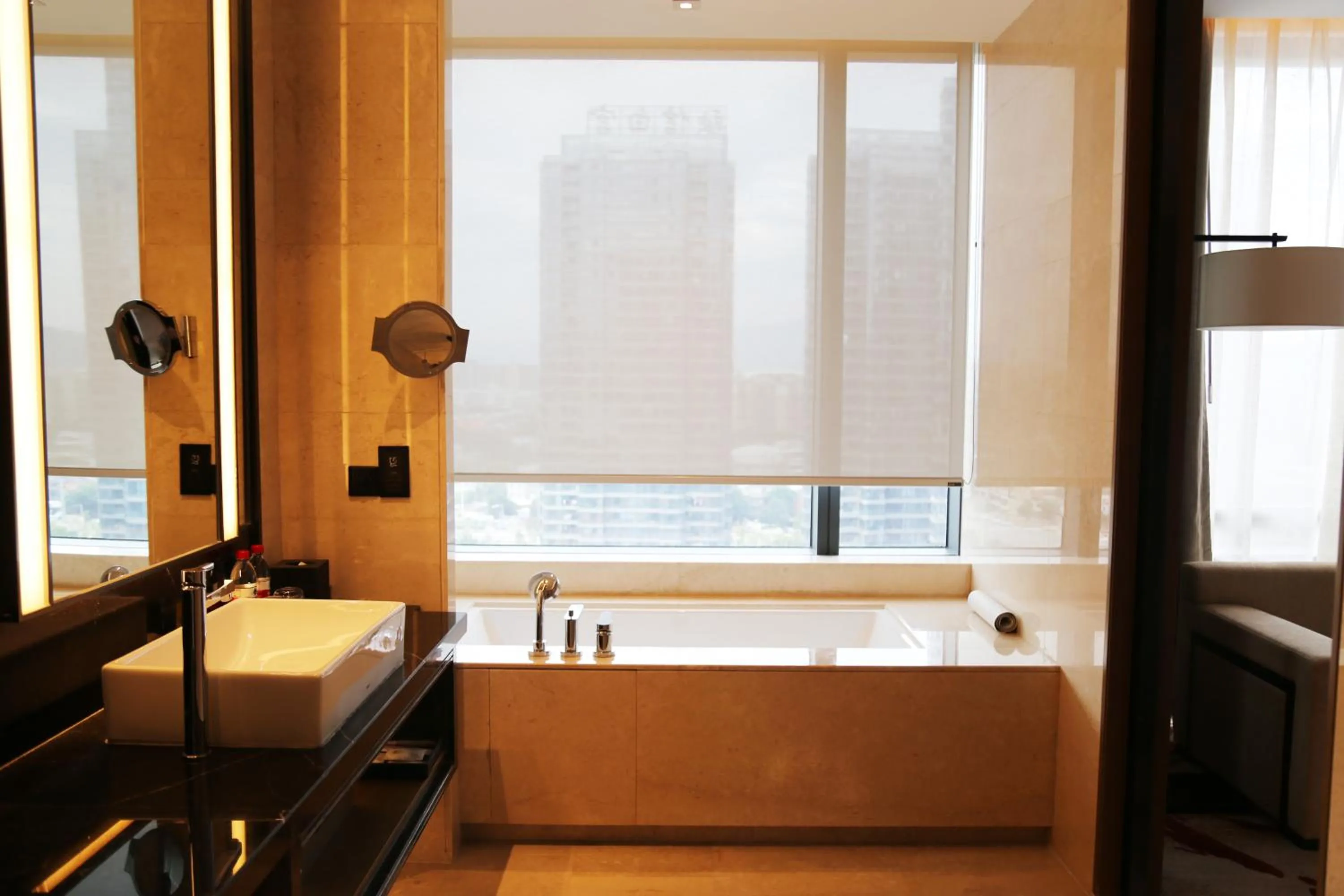 Bathroom in Hyatt Regency Fuzhou Cangshan